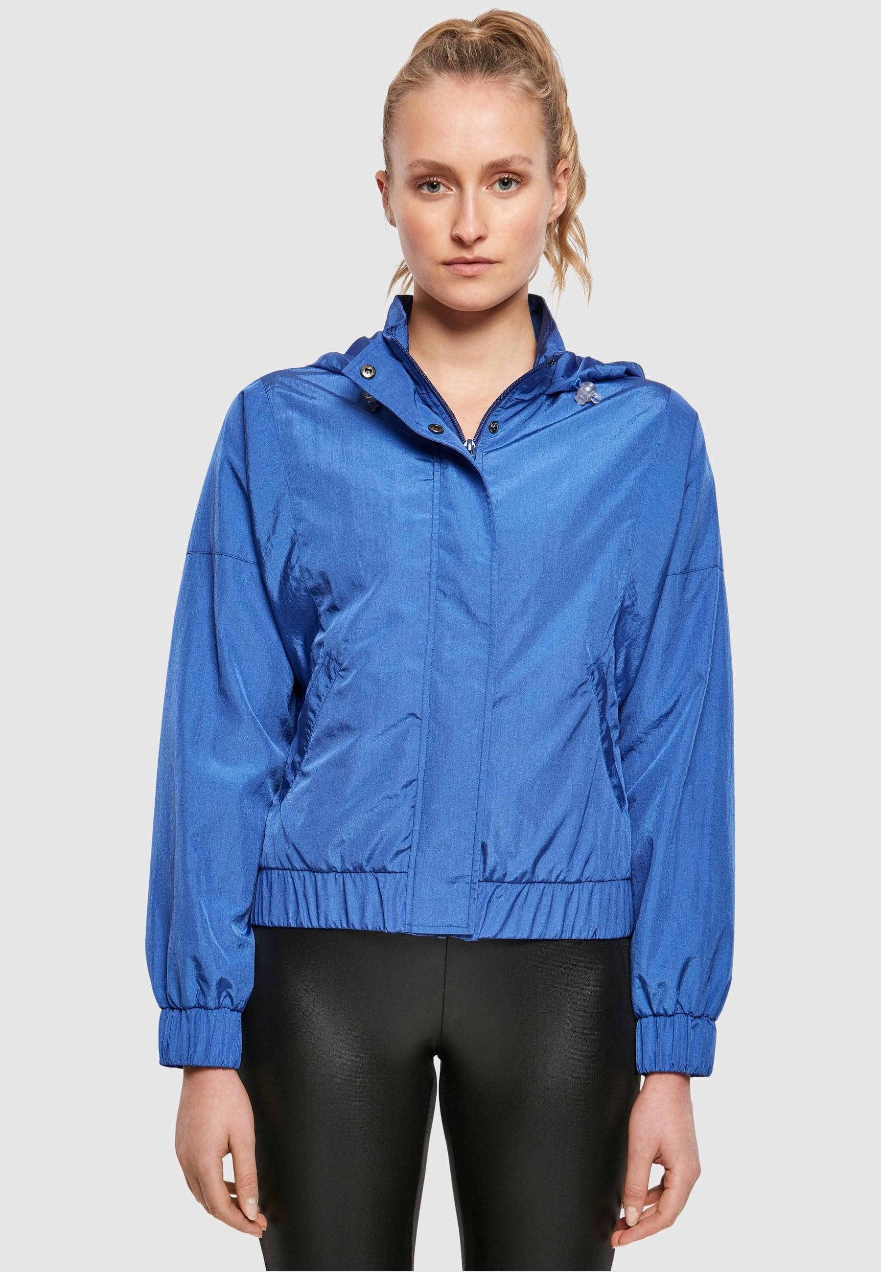 URBAN CLASSICS Allwetterjacke »Urban Classics Damen Ladies Oversized Shiny Crinkle Nylon Jacket«, (1 St.), mit Kapuze