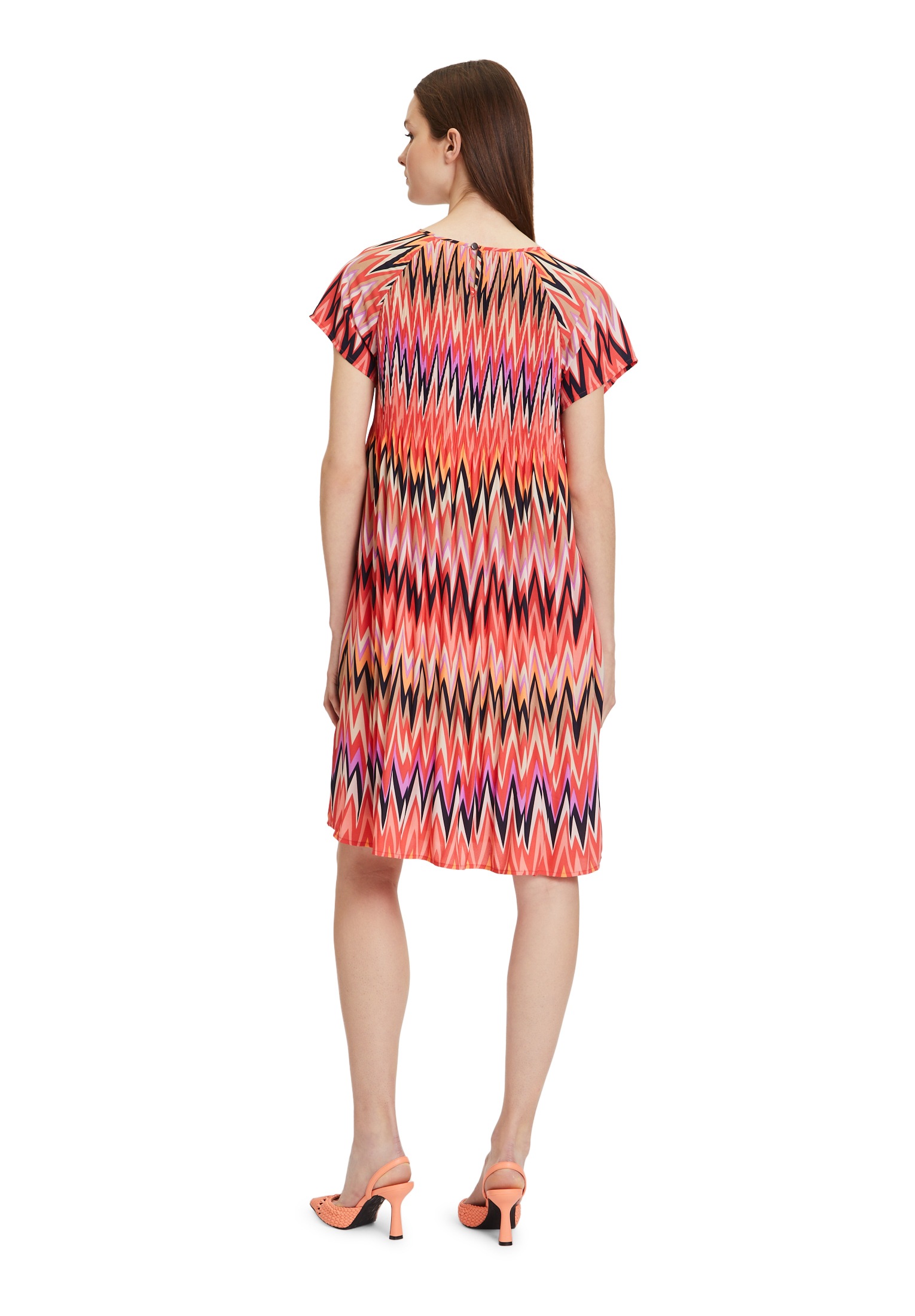 Betty Barclay Plisseekleid »Betty Barclay Plisseekleid kurzarm«, Design