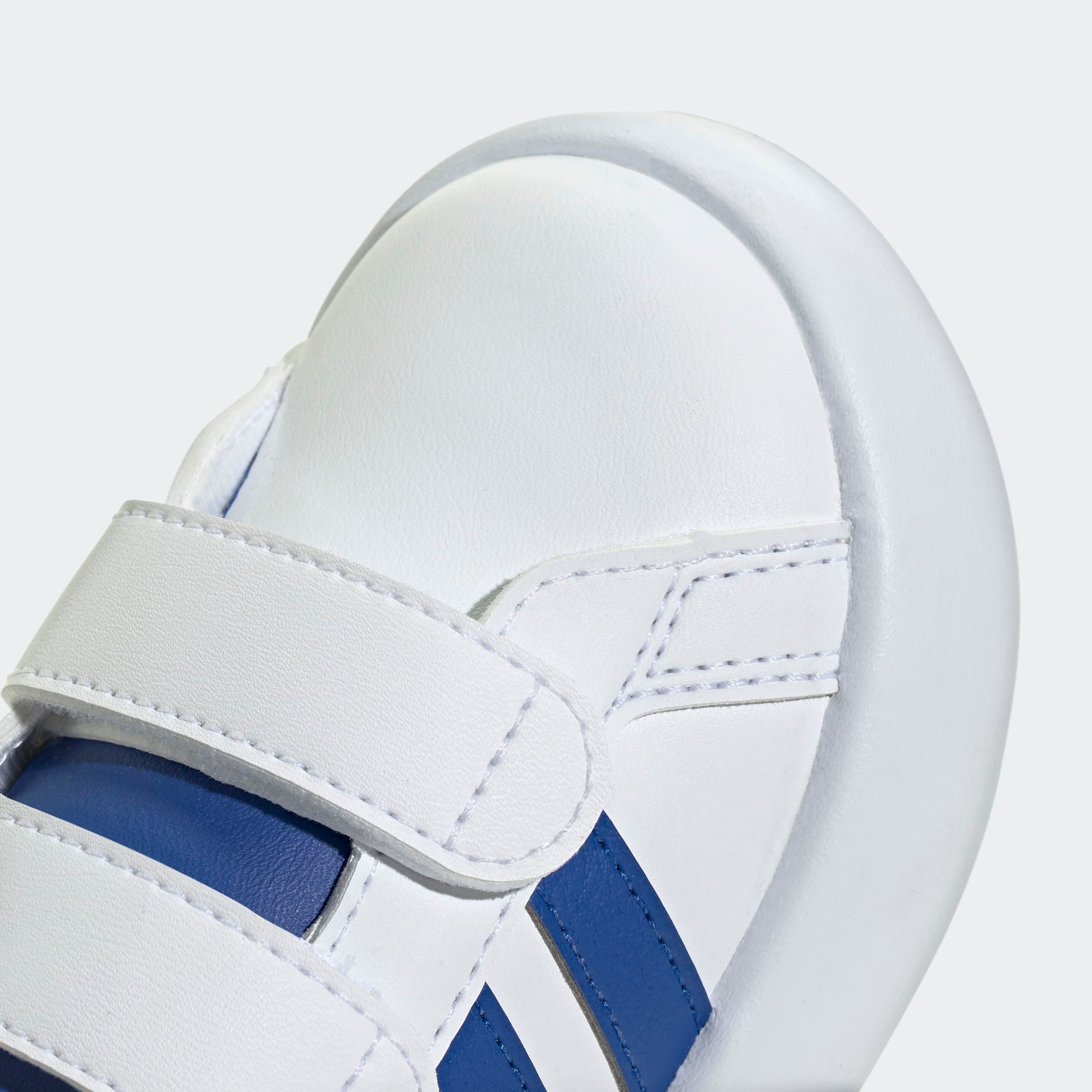 adidas Sportswear Klettschuh »GRAND COURT 2.0 KIDS«, Design auf den Spuren des adidas Superstar, für Kinder