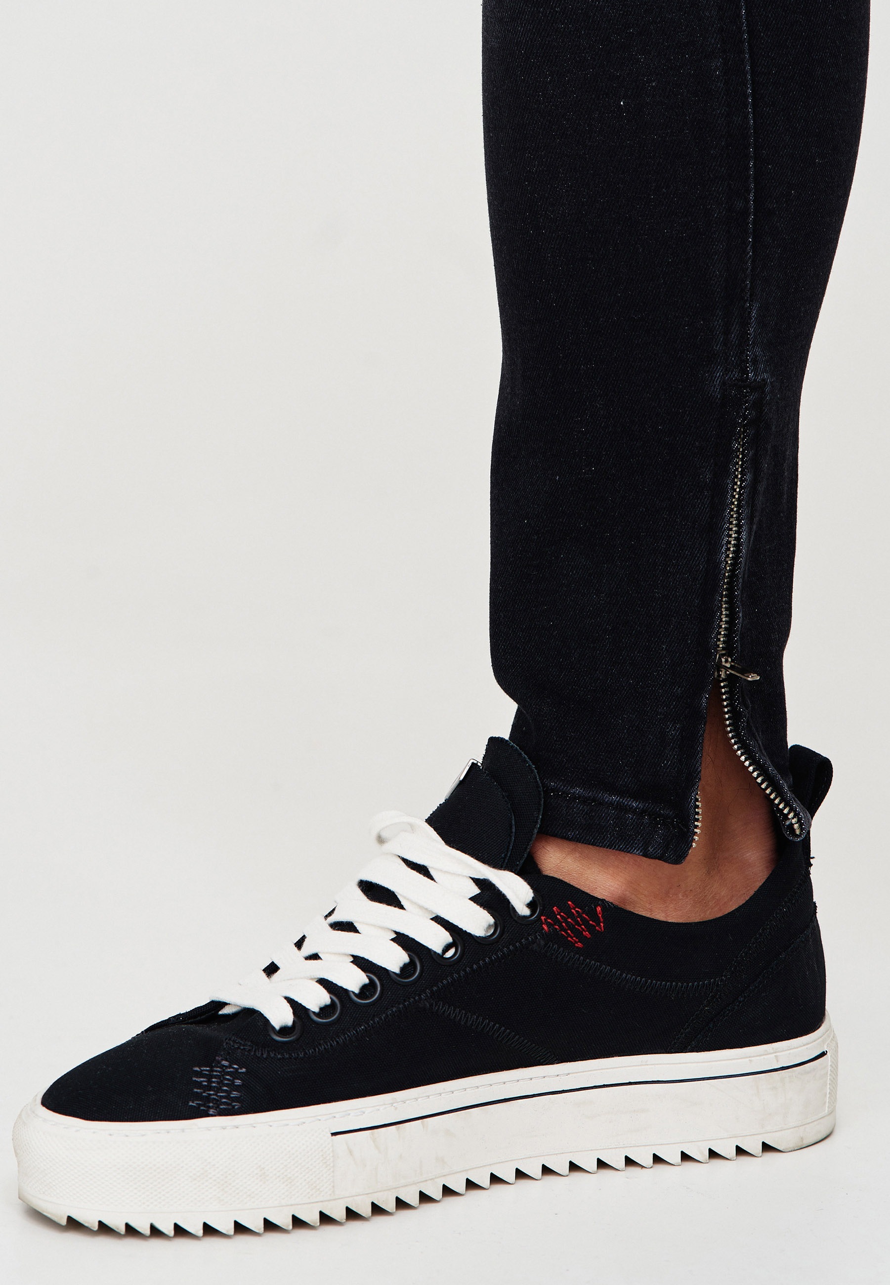 behype Röhrenjeans »SPIKE«, (1 tlg.), im Used-Look