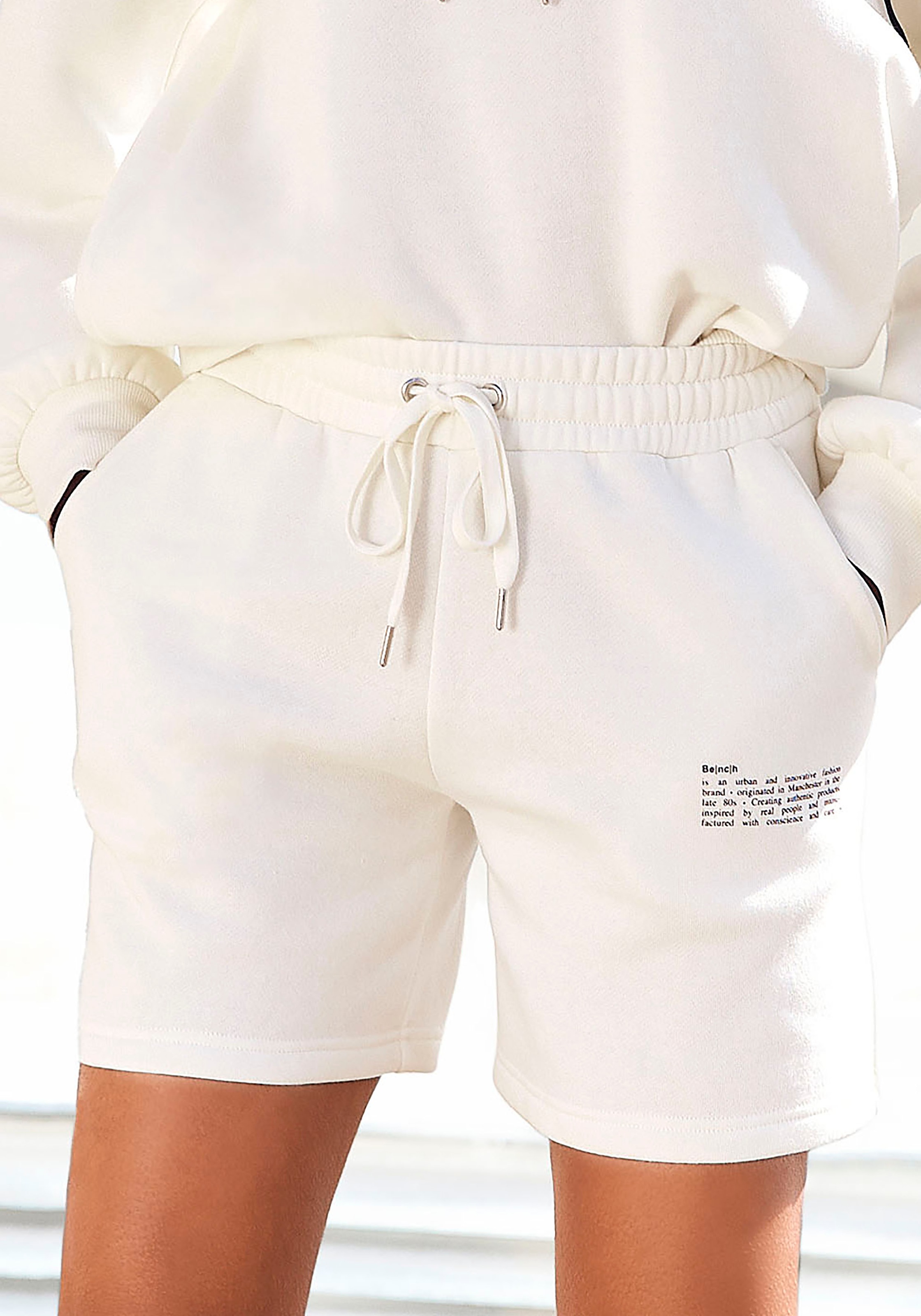 Bench. Shorts, in weiter Form mit Logodruck kaufen