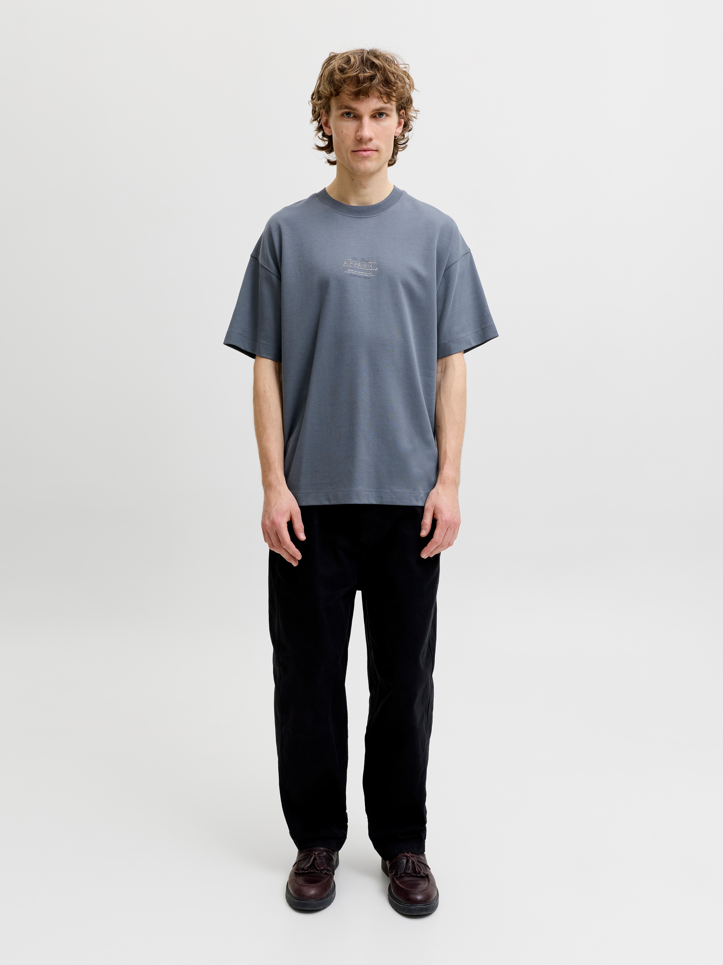Jack & Jones T-Shirt »JJEBARRON STUDIO TEE SS O-NECK SN« Baumwollmischung, loose fit