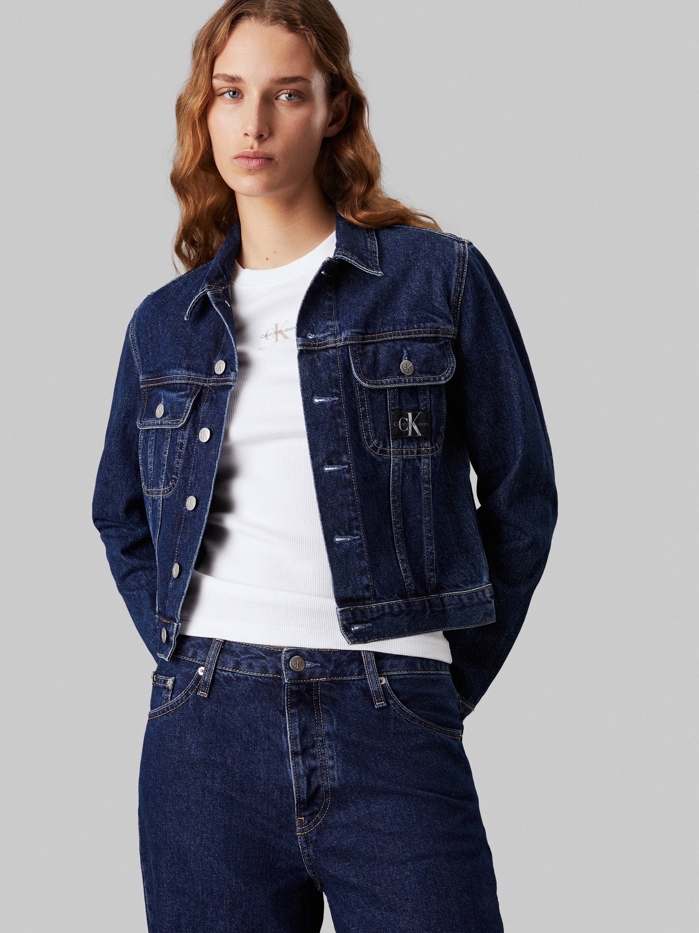 Calvin Klein Jeans Jeansjacke "CROPPED 90S DENIM JACKET", mit Logopatch günstig online kaufen