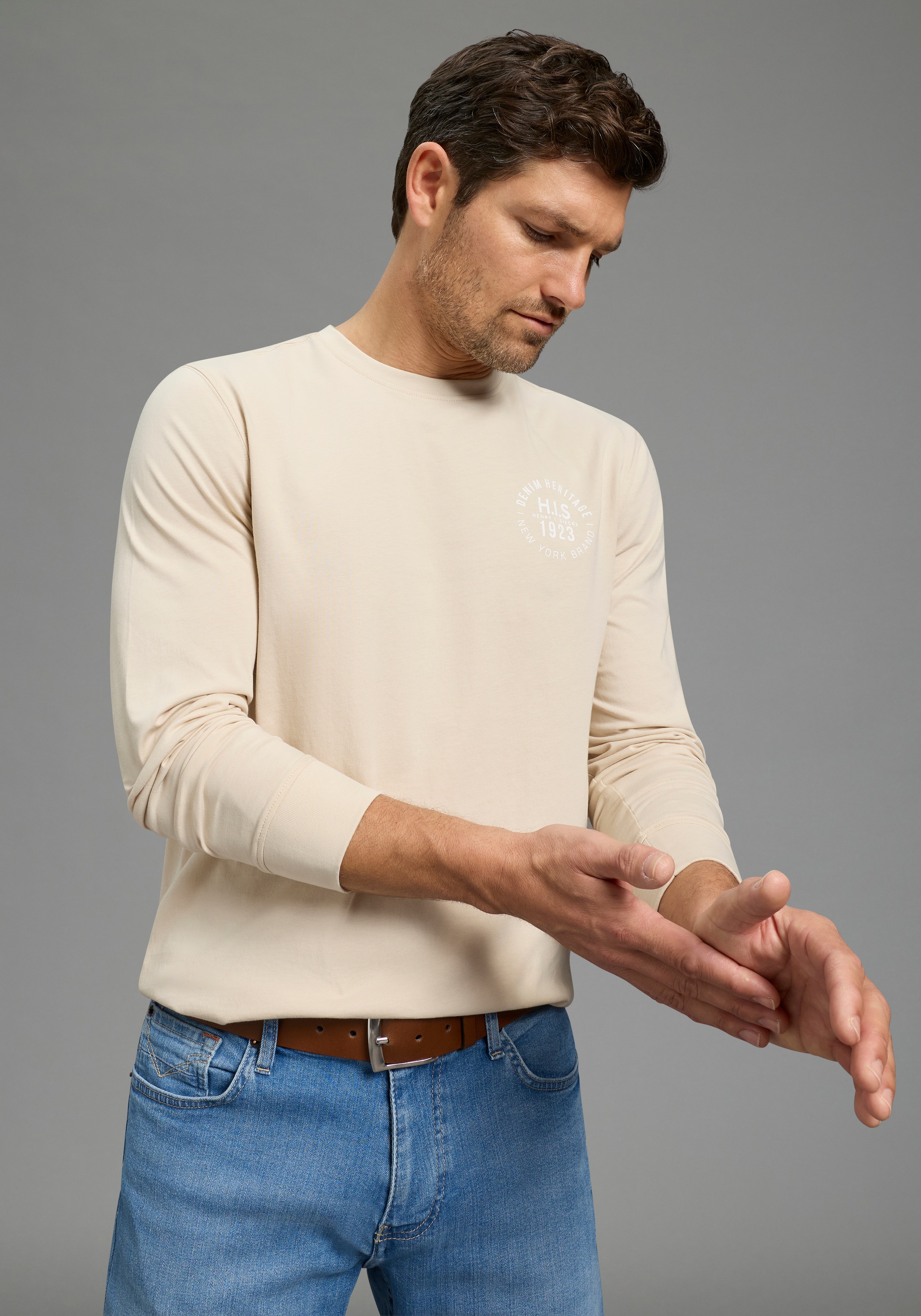 Thumbnail - H.I.S Langarmshirt Packung, 2er-Pack, 2 tlg. Langarm, bedruckt, Rundhalsausschnitt, aus 100% Baumwolle