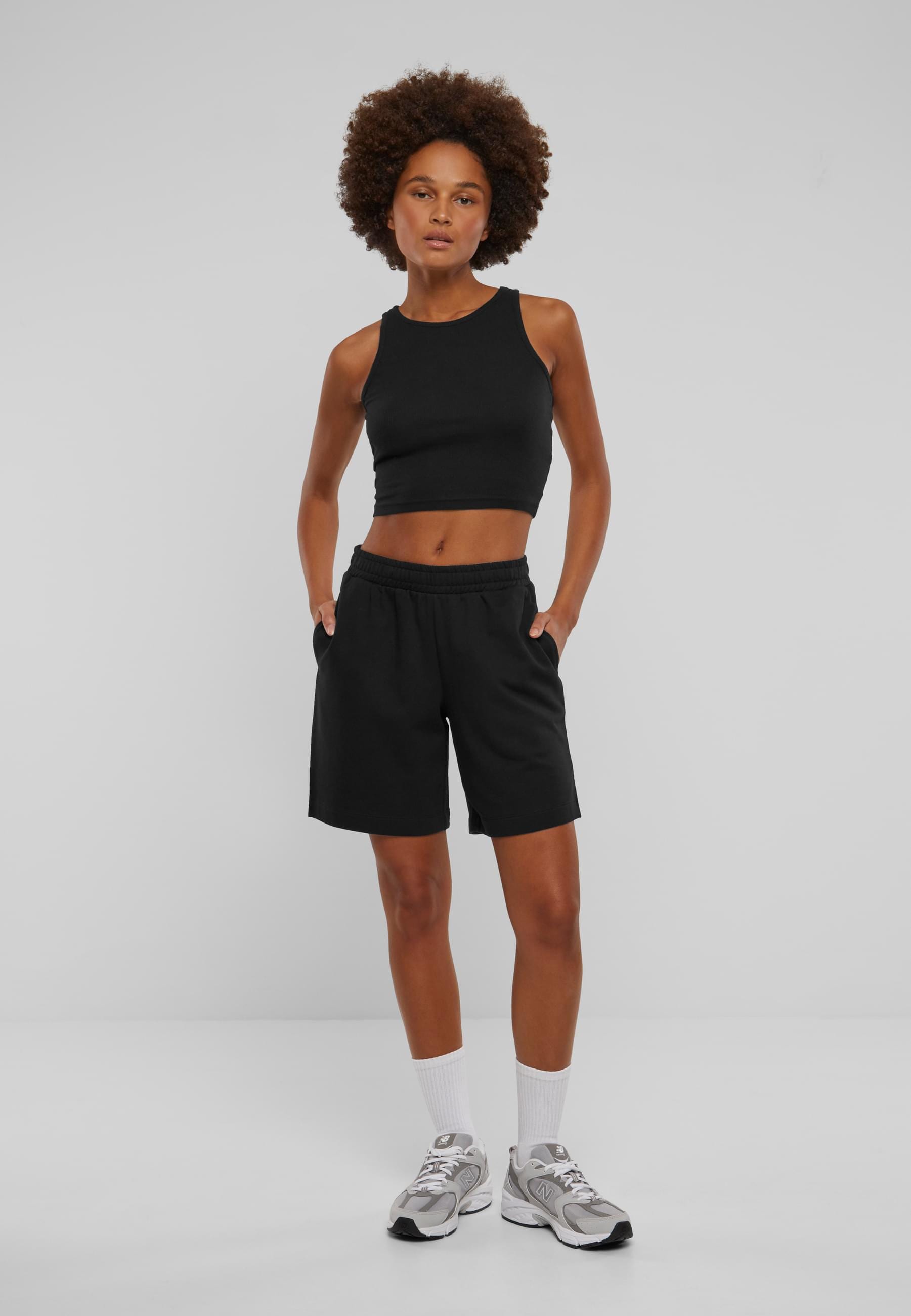 URBAN CLASSICS Sweatshorts »Urban Classics Damen Ladies Organic Terry Bermuda Pants«, (1 tlg.)