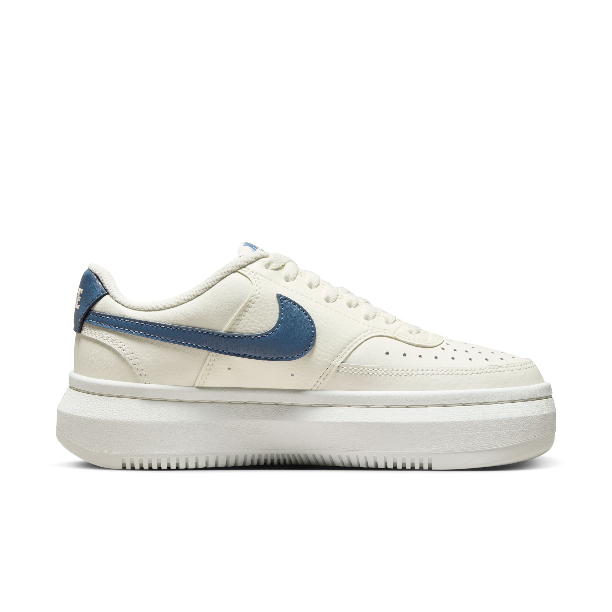Thumbnail - Nike Sportswear Sneaker "COURT VISION ALTA", Design auf den Spuren des Air Force 1