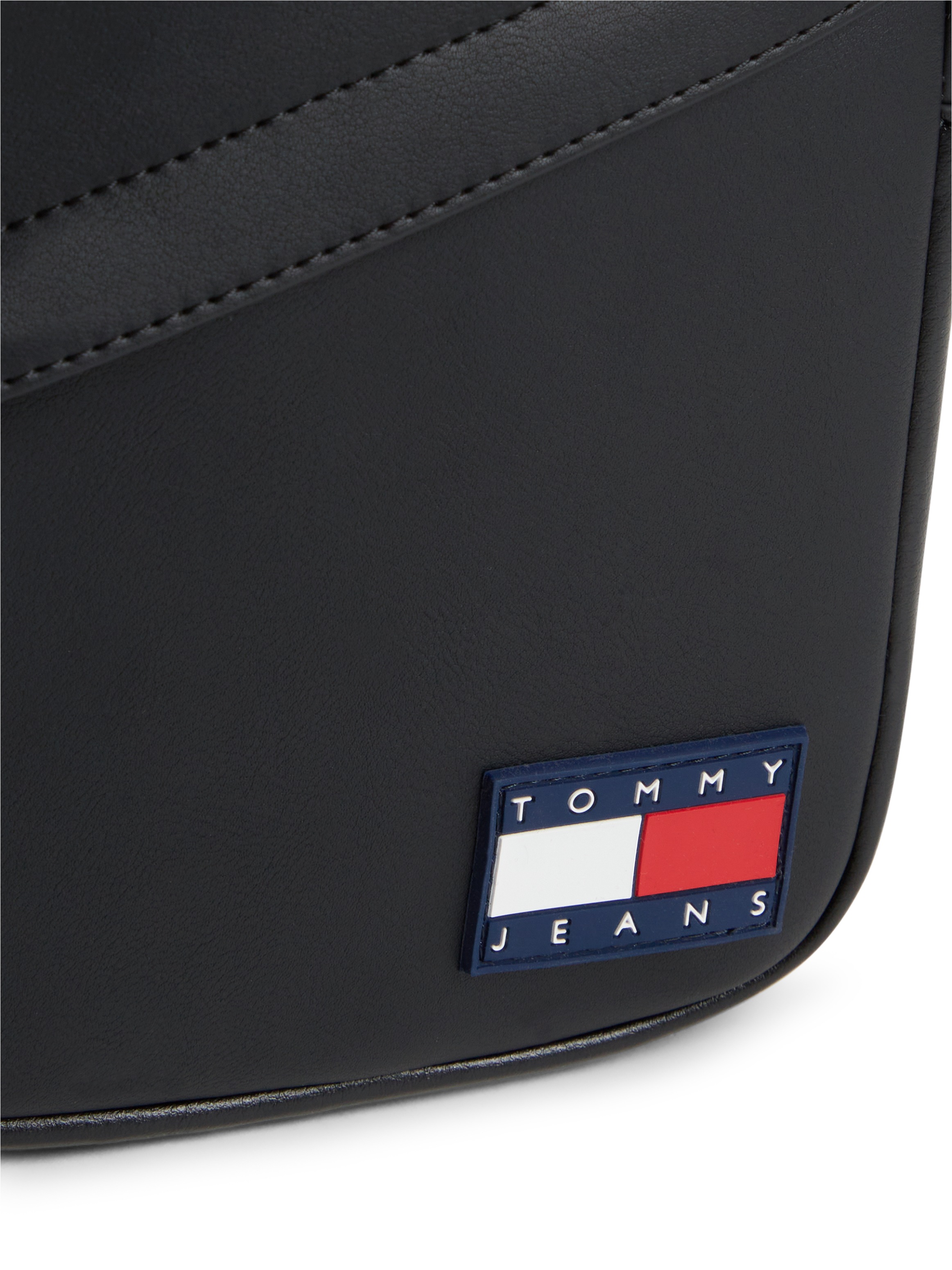 Tommy Jeans Umhängetasche »TJM DAILY PU REPORTER« Schultertasche, Crossbodybag mit Logoaufnäher