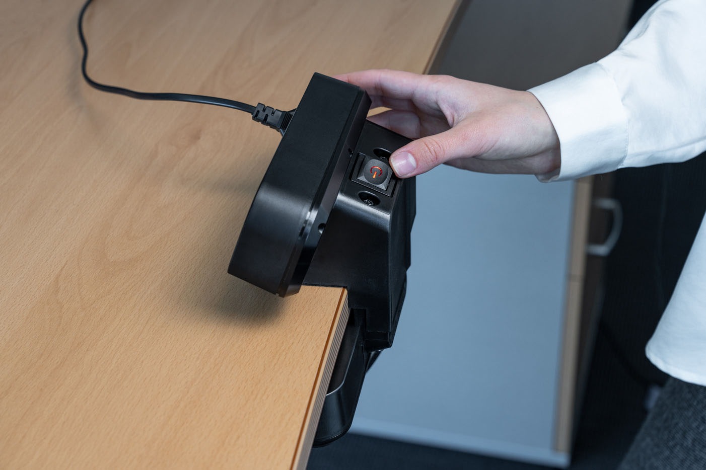 Brennenstuhl Steckdosenleiste »Duplex Tischsteckdosenleiste mit Überspannungsschutz« (USB-Anschlüsse Überspannungsschutz Kabellänge 2 m)