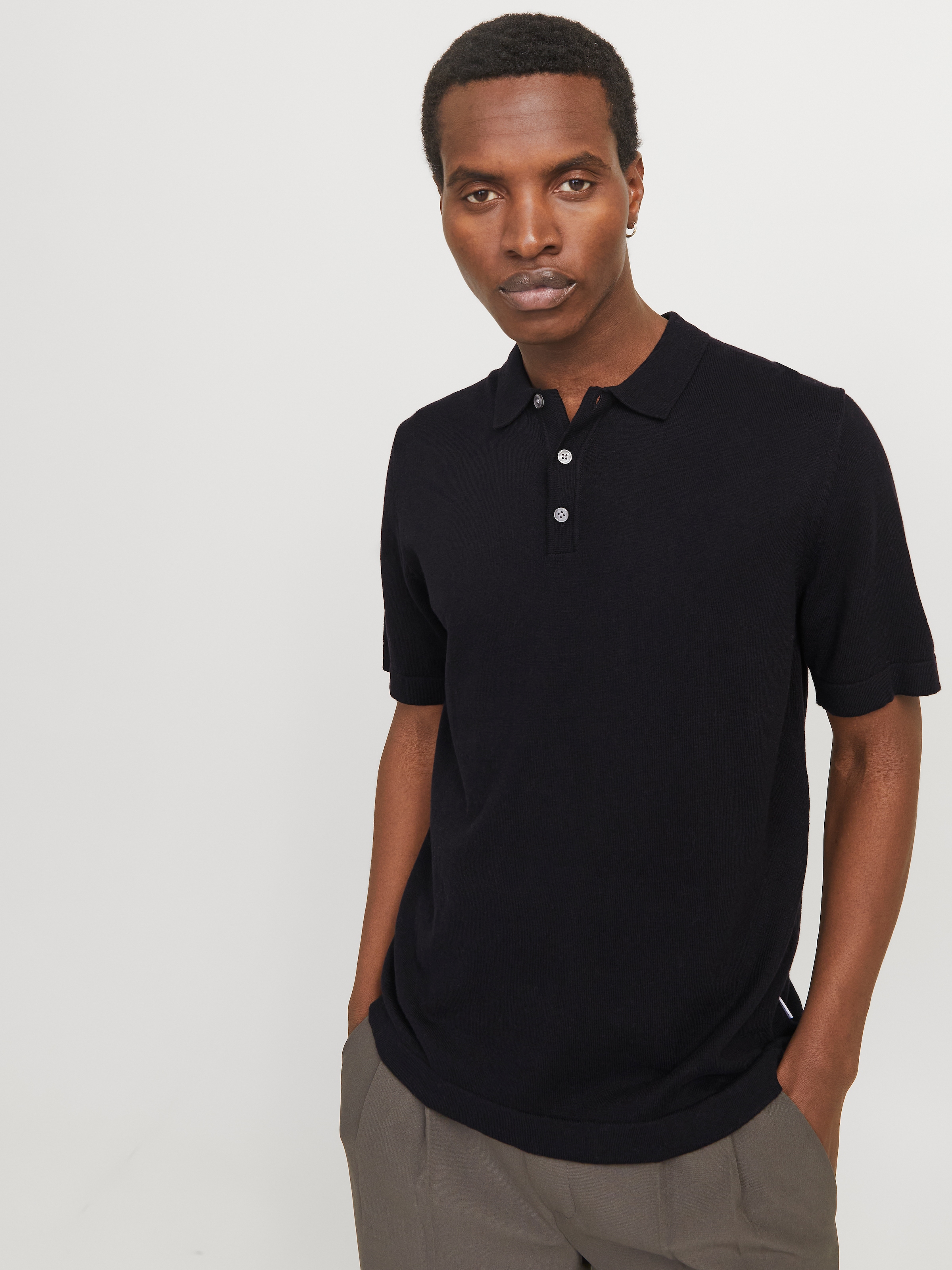 Jack & Jones Kurzarmpullover "JJEEMIL KNIT RELAXED POLO SS SN", mit Polo Kragen