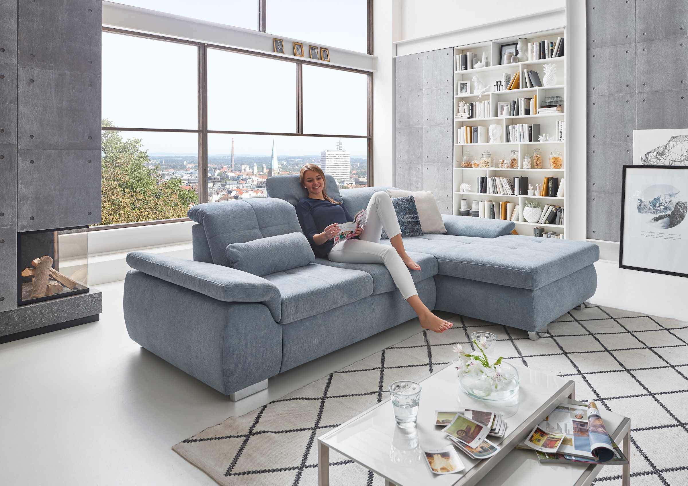 Die PlanBar Ecksofa »MP-IN16037 L-Form mit Federkern-Polsterung«, mit Sitztiefenverstellung & Zierkissen