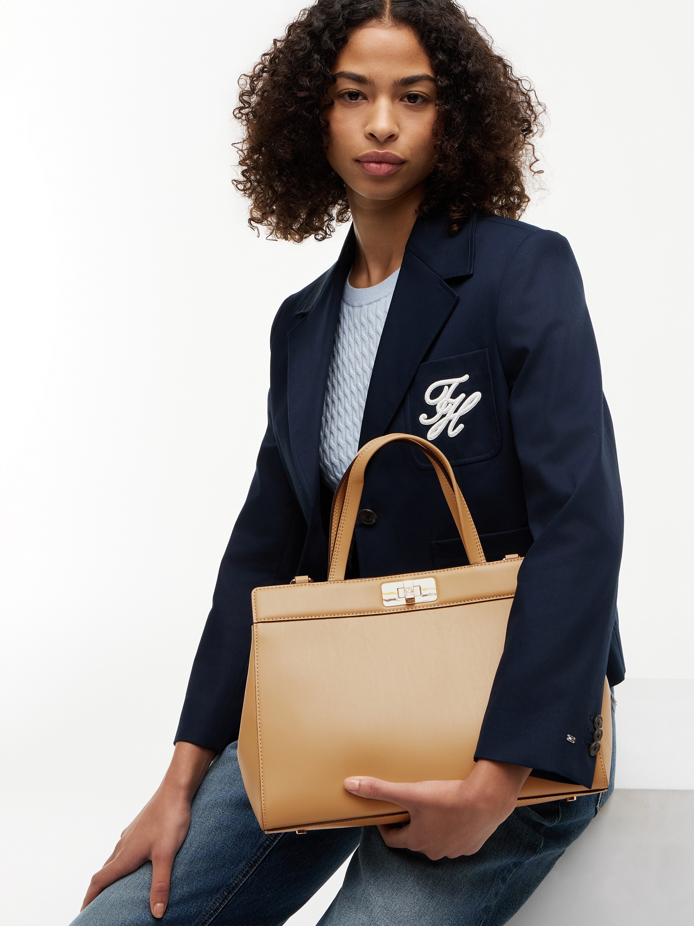 Tommy Hilfiger Henkeltasche »TH MODERN SATCHEL« Damen Tragetasche, Umhängetasche, mit goldfarbenen Details