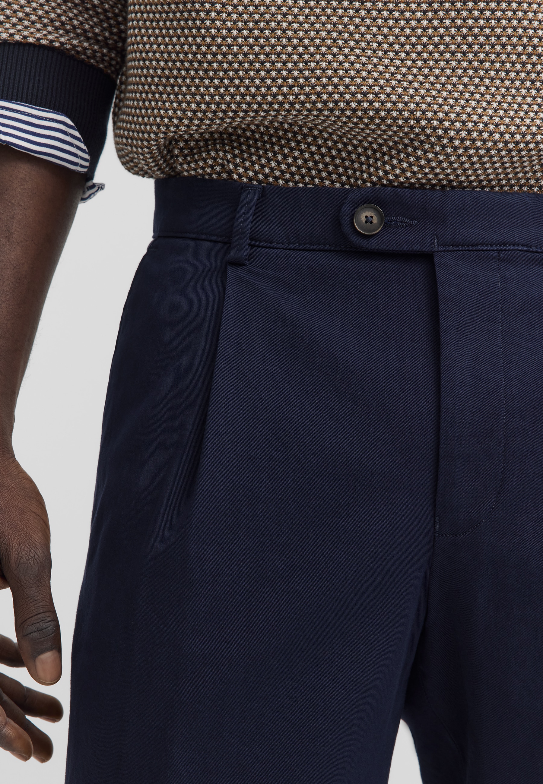 bugatti Bundfaltenhose »Tapered Fit«  aus Baumwoll-Stretch