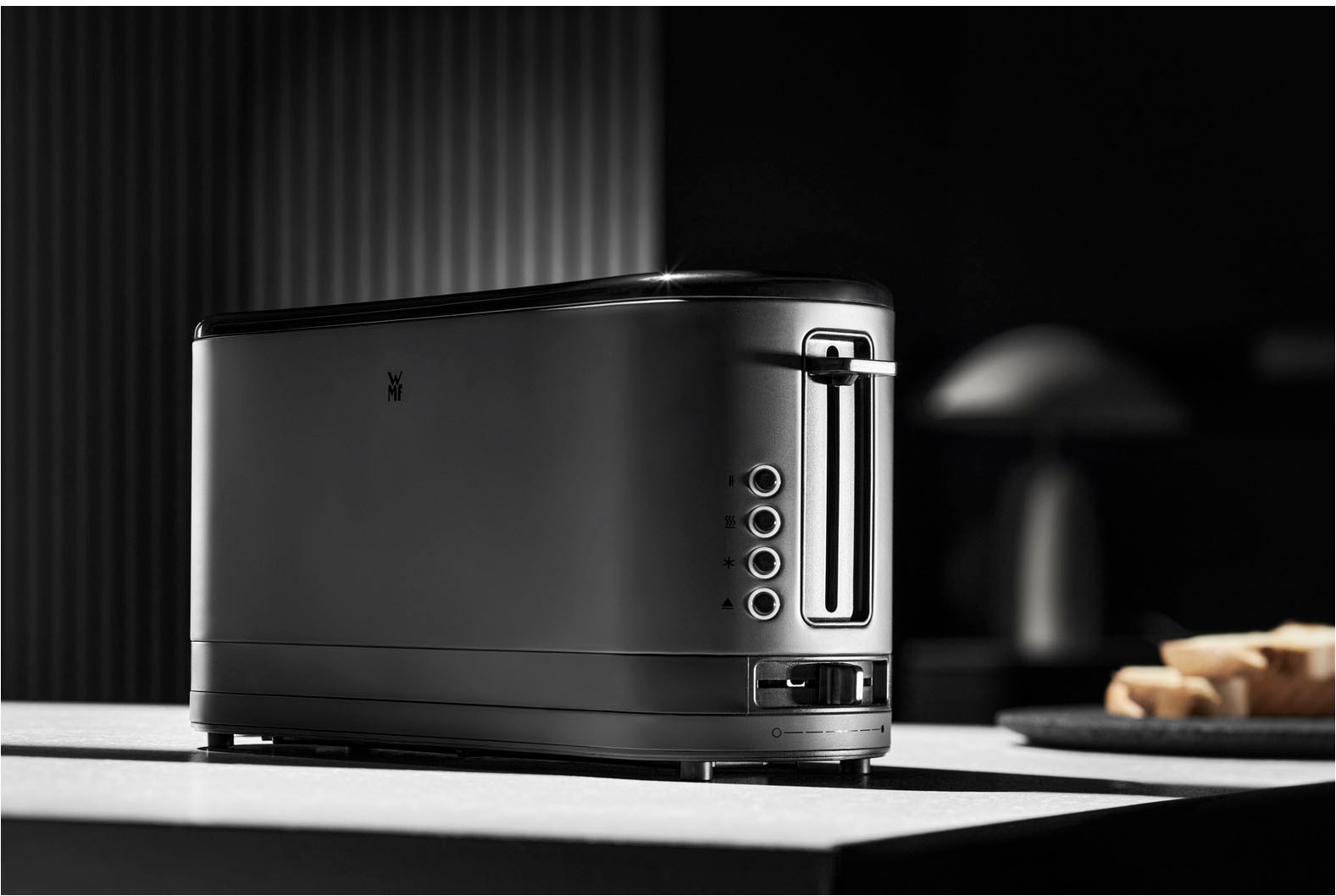 WMF Toaster »KÜCHENminis Deep Black, Lanschlitztoaster, mit Brötchenaufsatz«, 1 langer Schlitz, für 2 XXL-Toastscheiben, 900 W, 7 variable Bräunungsstufen, Brotzentrierung, Krümelschublade