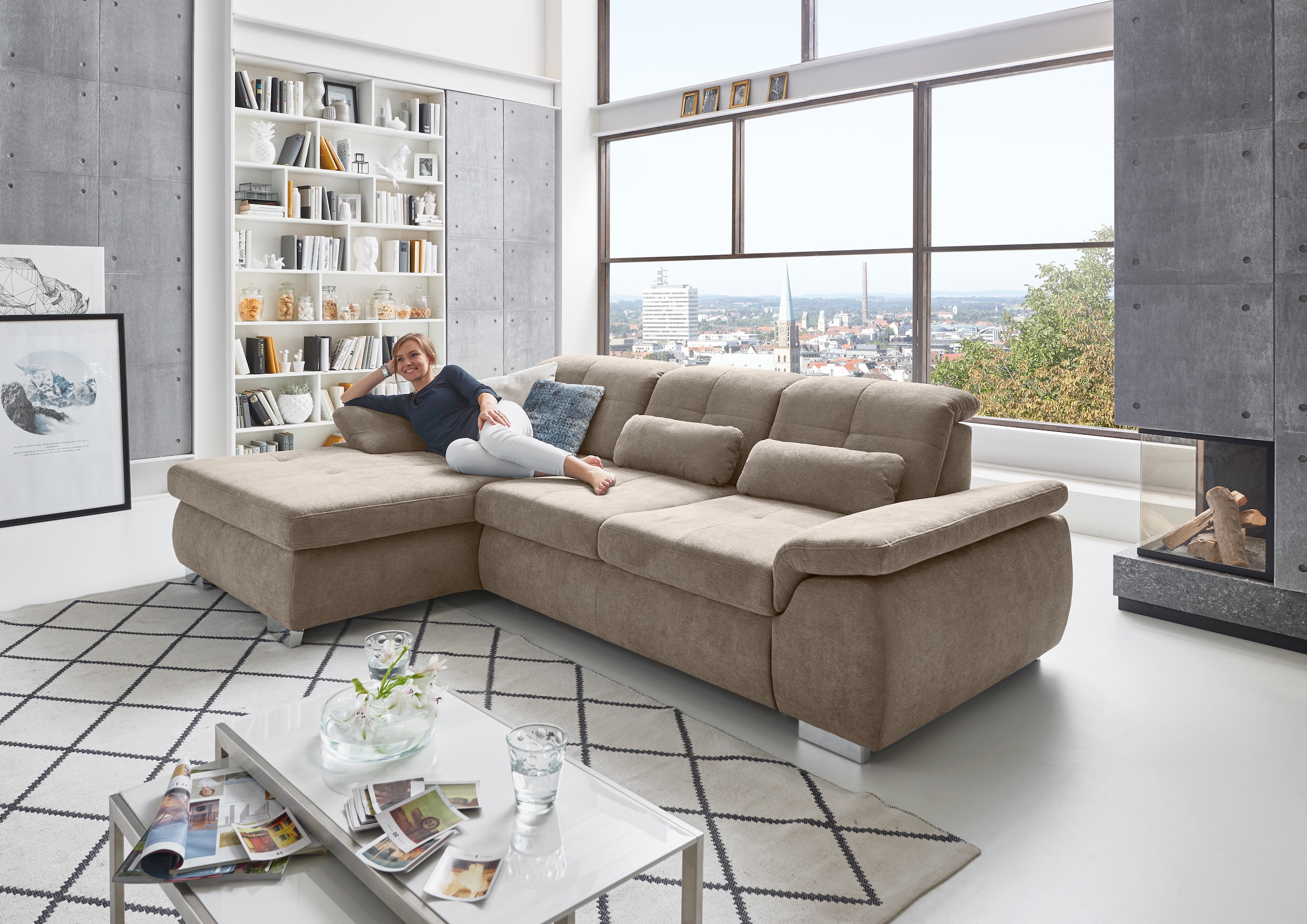 Die PlanBar Ecksofa »MP-IN16037 L-Form mit Kaltschaum-Polsterung«, mit Sitztiefenverstellung & Zierkissen