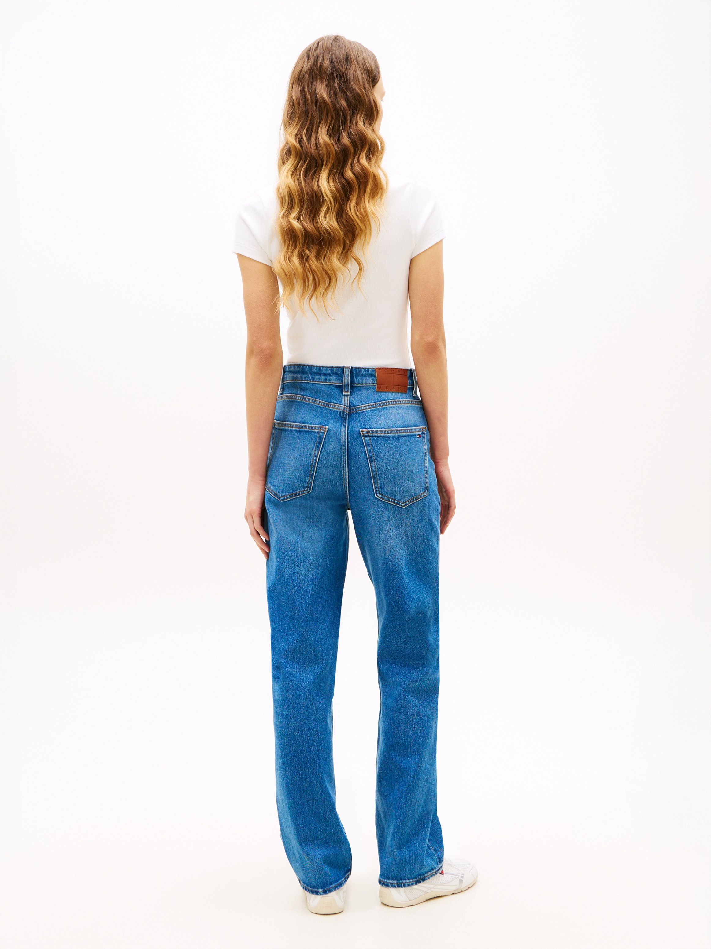 Straight-Jeans TOMMY JEANS "LAYLA HR SLIM STR", Damen, Gr. 33, Länge 28, denim medium, Denim/Jeans, Obermaterial: 99% Baumwolle, 1% Elasthan, unifarben, slim fit lang, Jeans Straight-Jeans, High Waist, Baumwoll-Qualität 3