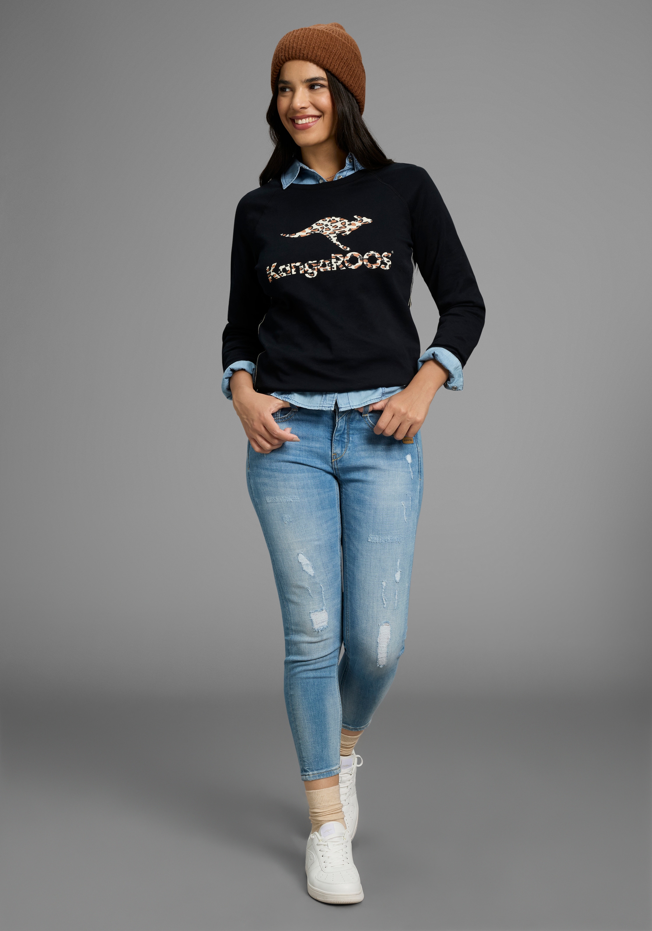 KangaROOS Sweatshirt, Langarm, figurumspielender Schnitt, mit Print, Rundhalsausschnitt