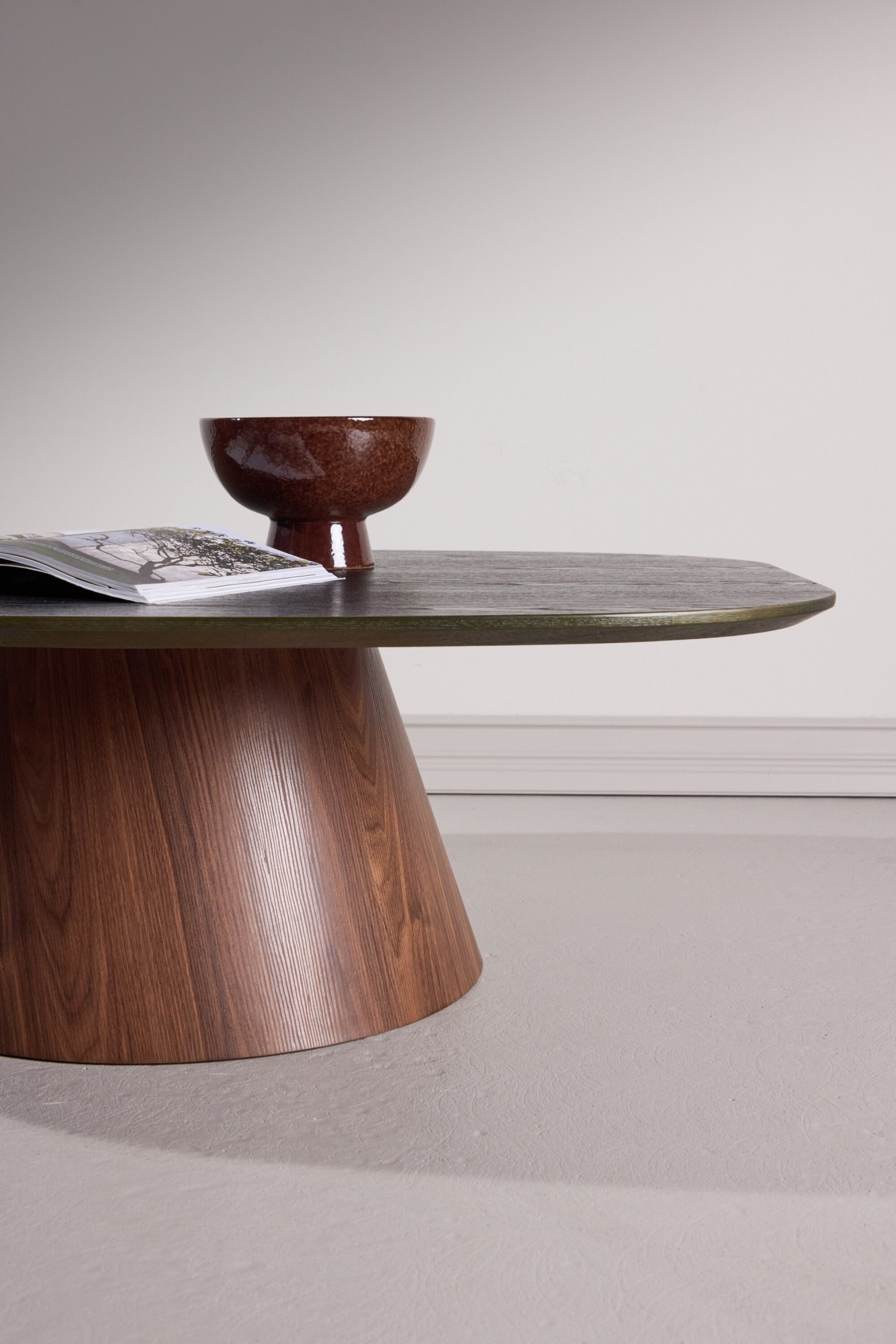 Venture Home Couchtisch »Lanzo, niedrige Ablage für den täglichen Einsatz« Wohnzimmertisch, minimalistisch, stabil (92.5x120 cm)