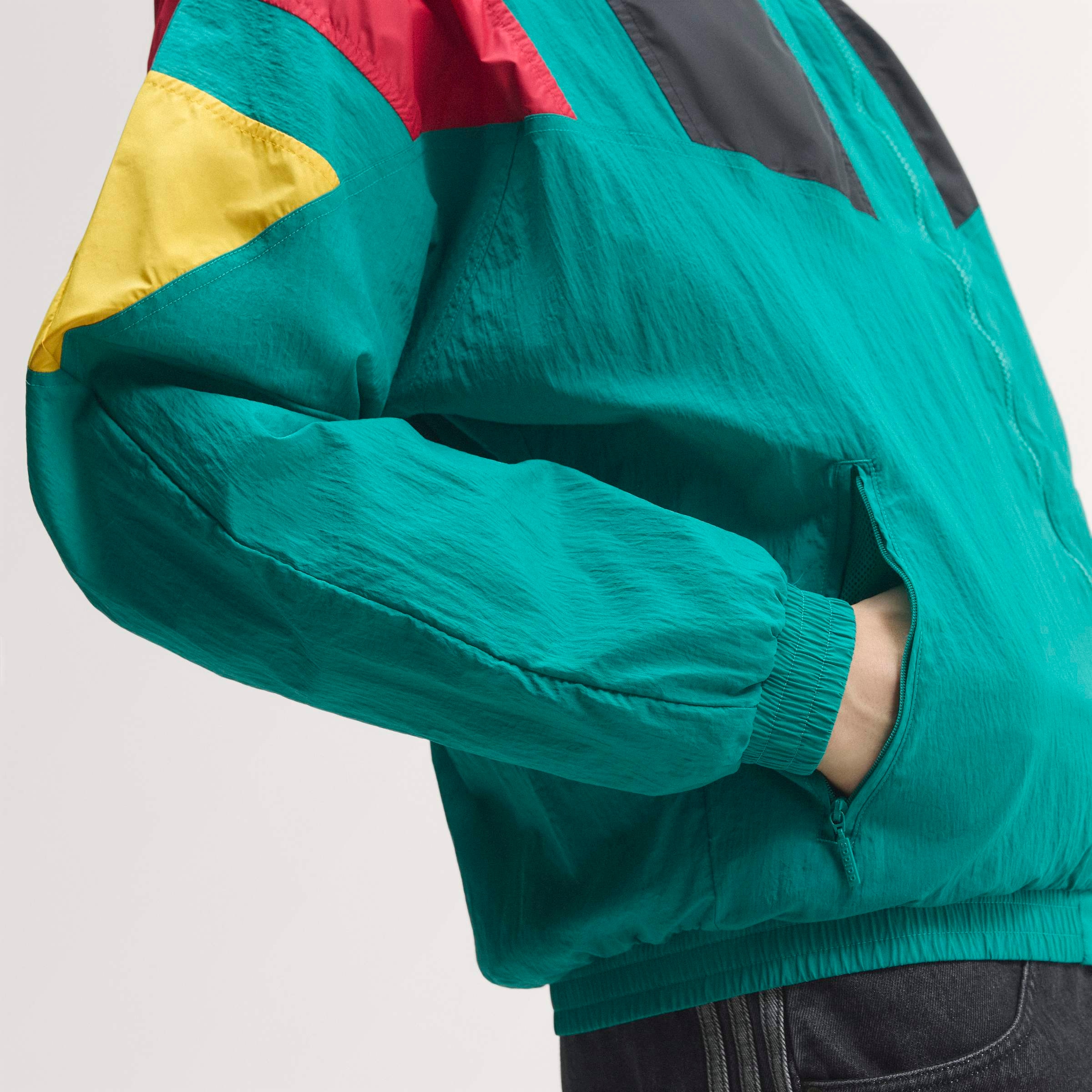 adidas Performance Trainingsjacke »DEUTSCHLAND EQT« mit hohem Kragen, lockere Passform, mit Reißverschluss