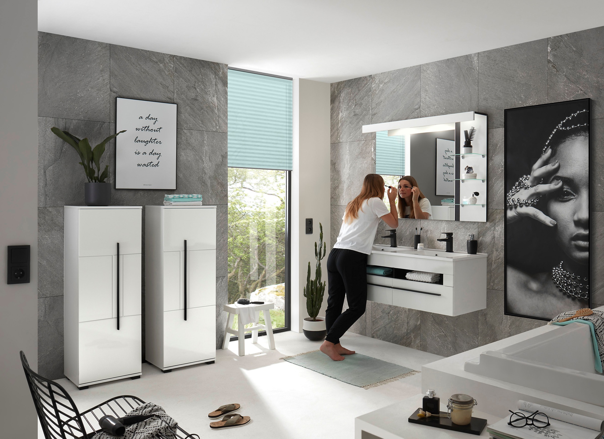 INOSIGN Midischrank »Cantara, Badschrank in Hochglanz Weiß, Schrank im modernen Design«, mit schwarzen Griffen, ausreichend Stauraum