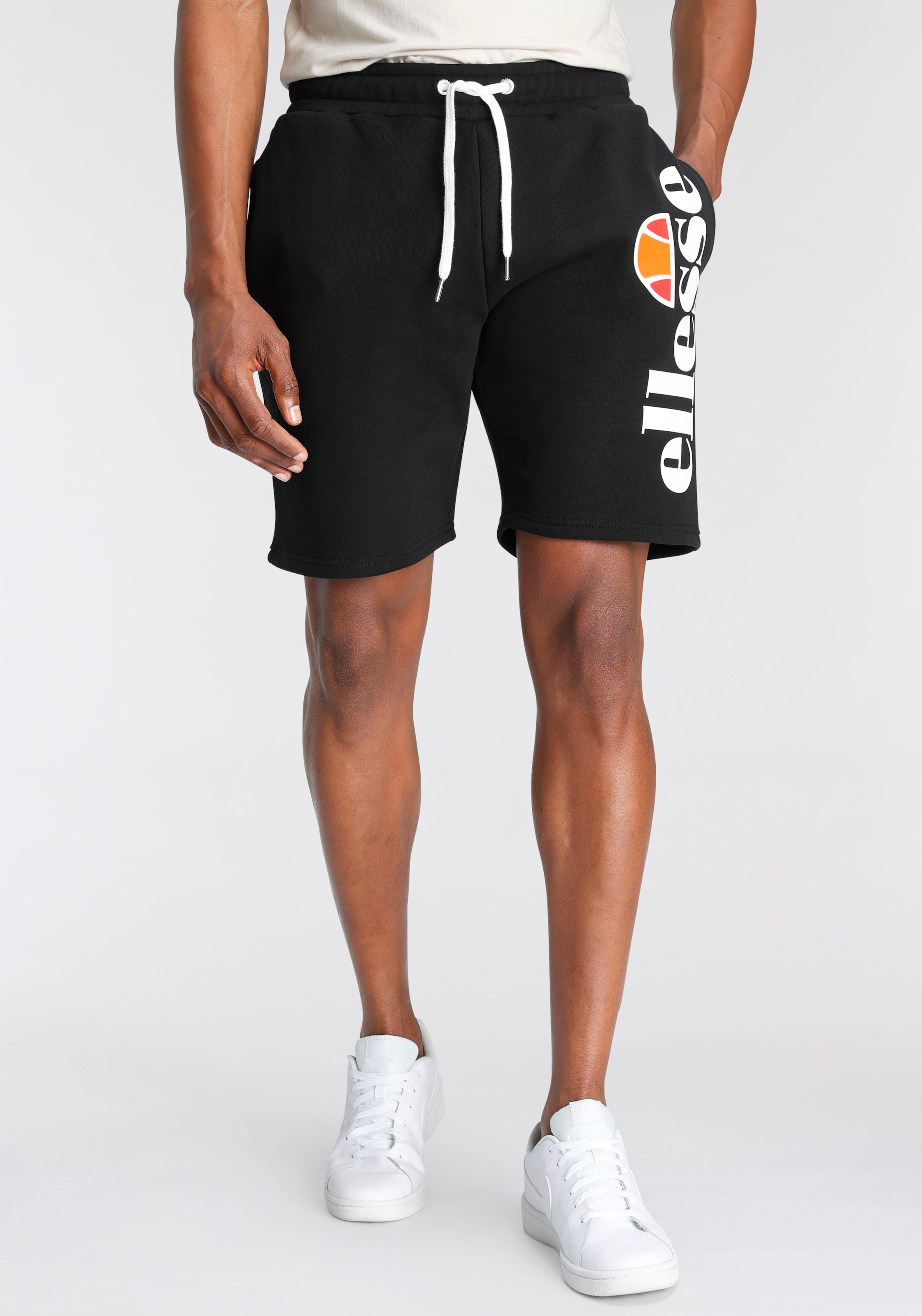 Ellesse "BOSSINI FLEECE SHORT" mit Eingrifftaschen, aus Baumwolle und Polyester