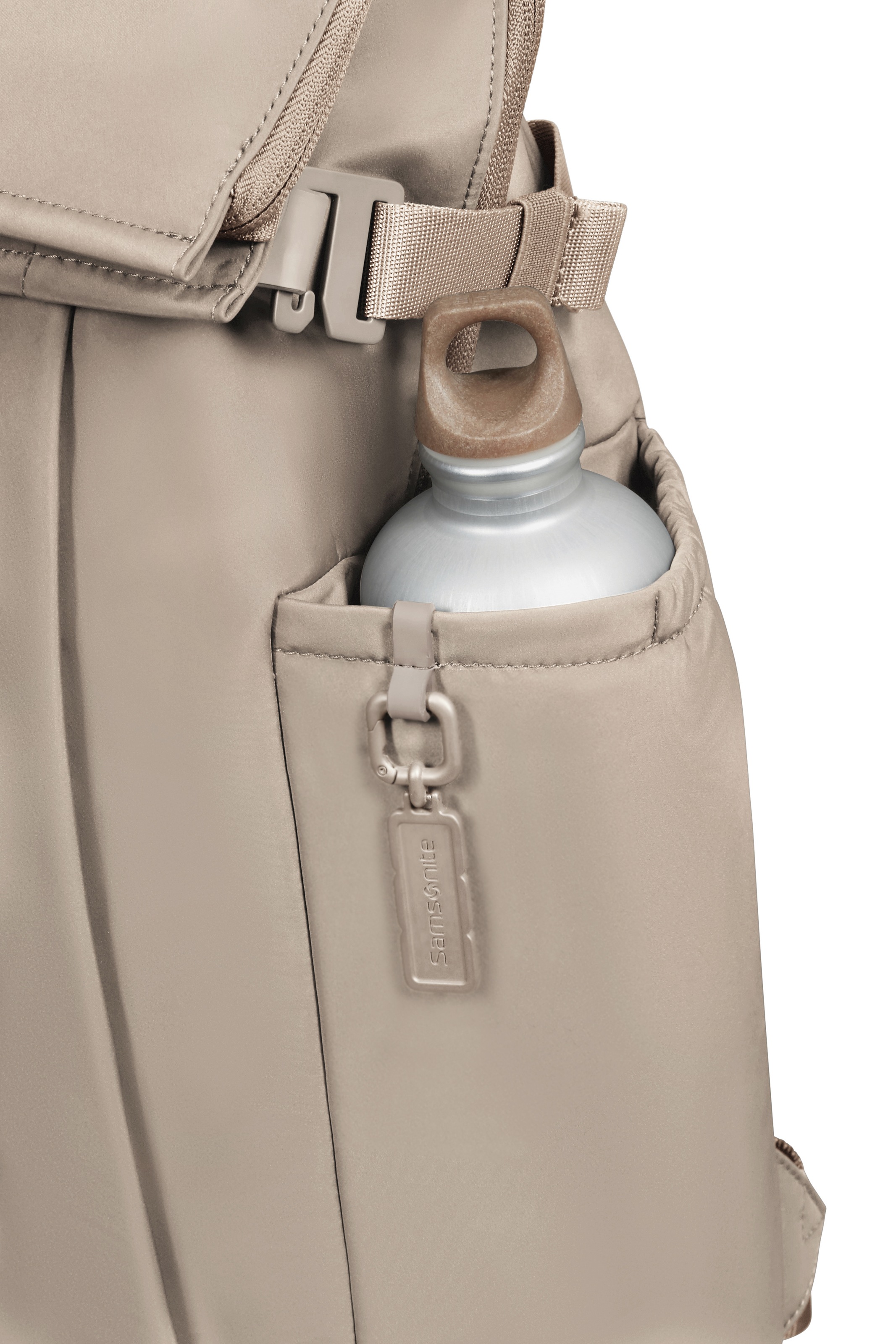Samsonite Notebookrucksack »ESSENTIS Jana Ina Zarrella 25/31 L 15.6" RFID« RFID Softes, mattes Nylon, federleicht mit herausnehmbarer Trennwand