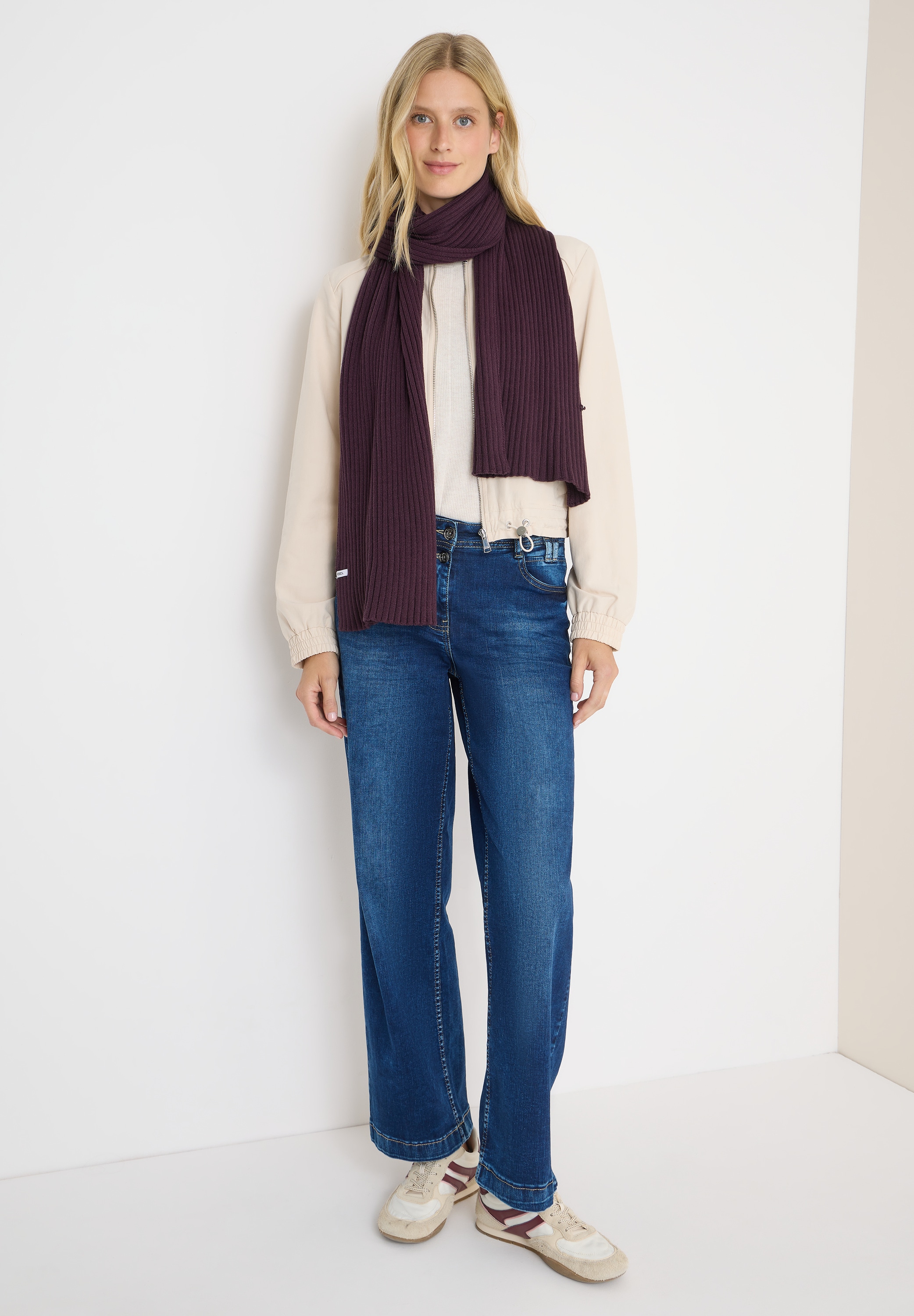 Cecil Schal in Ripp Optik