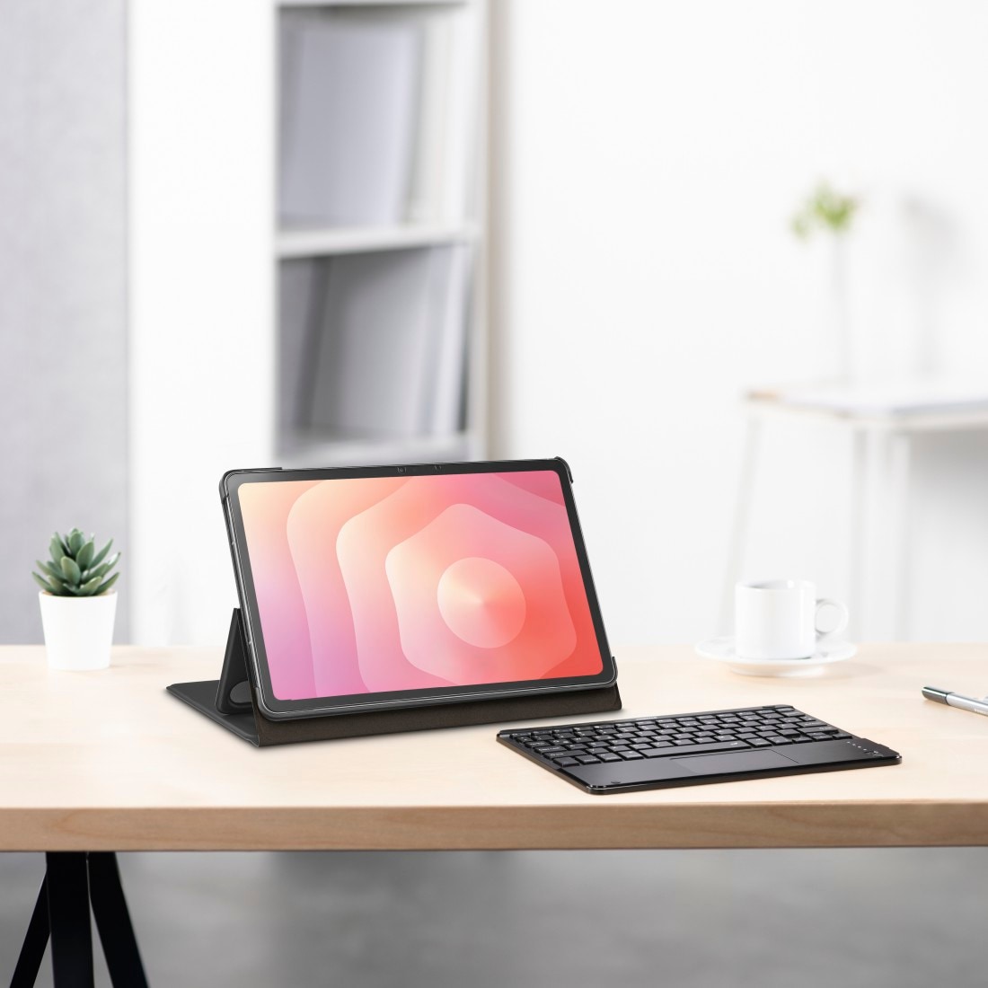 Hama Tablettasche »Tablethülle mit Tastatur für Samsung Galaxy Tab S11 11 Zoll« Abnehmbare Tastatur, Touchpad, Magnetverschluss, Standfunktion, leise