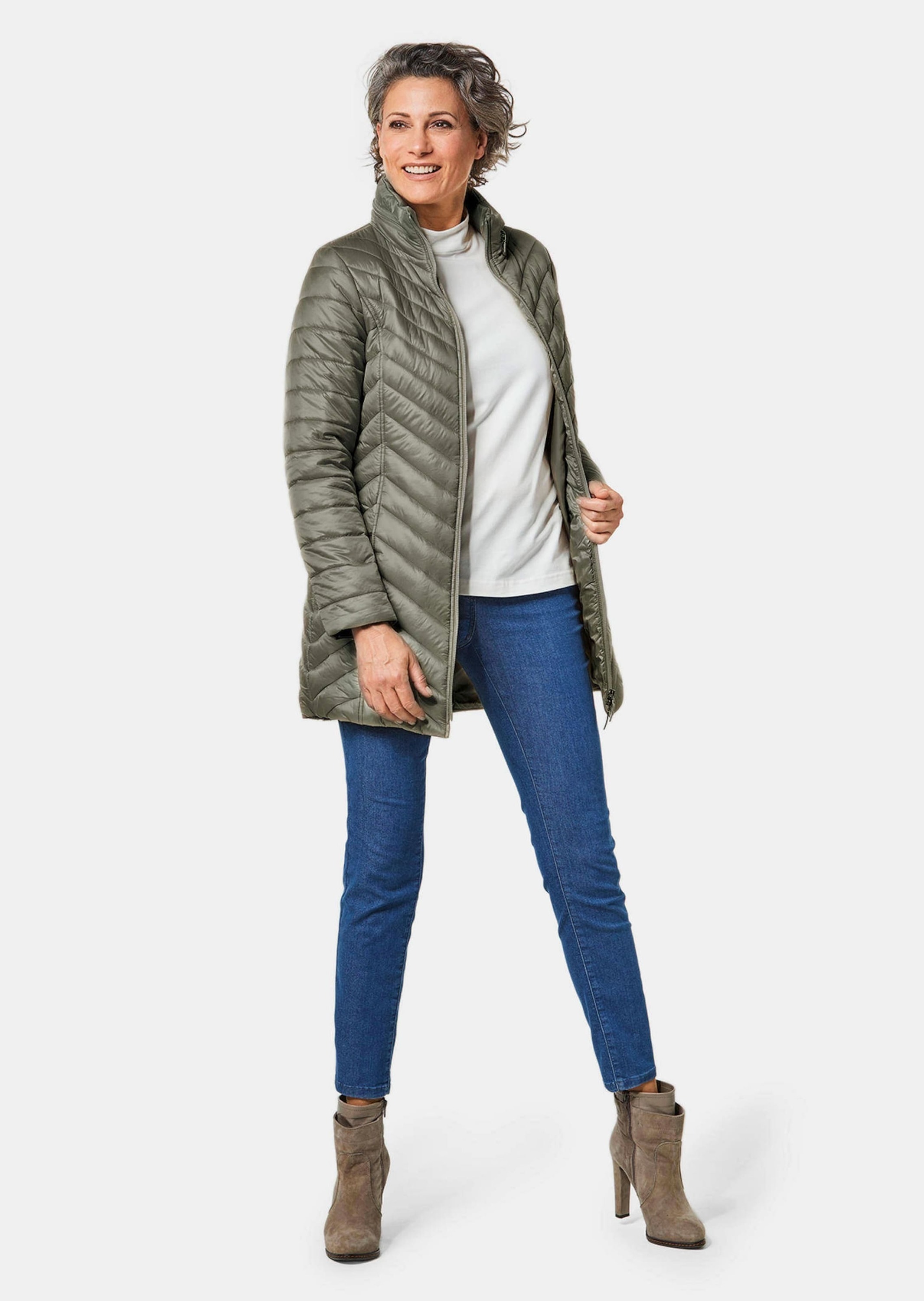 GOLDNER Kurzjacke "Kurzgröße Figurschmeichelnde, leichte Longsteppjacke" günstig online kaufen