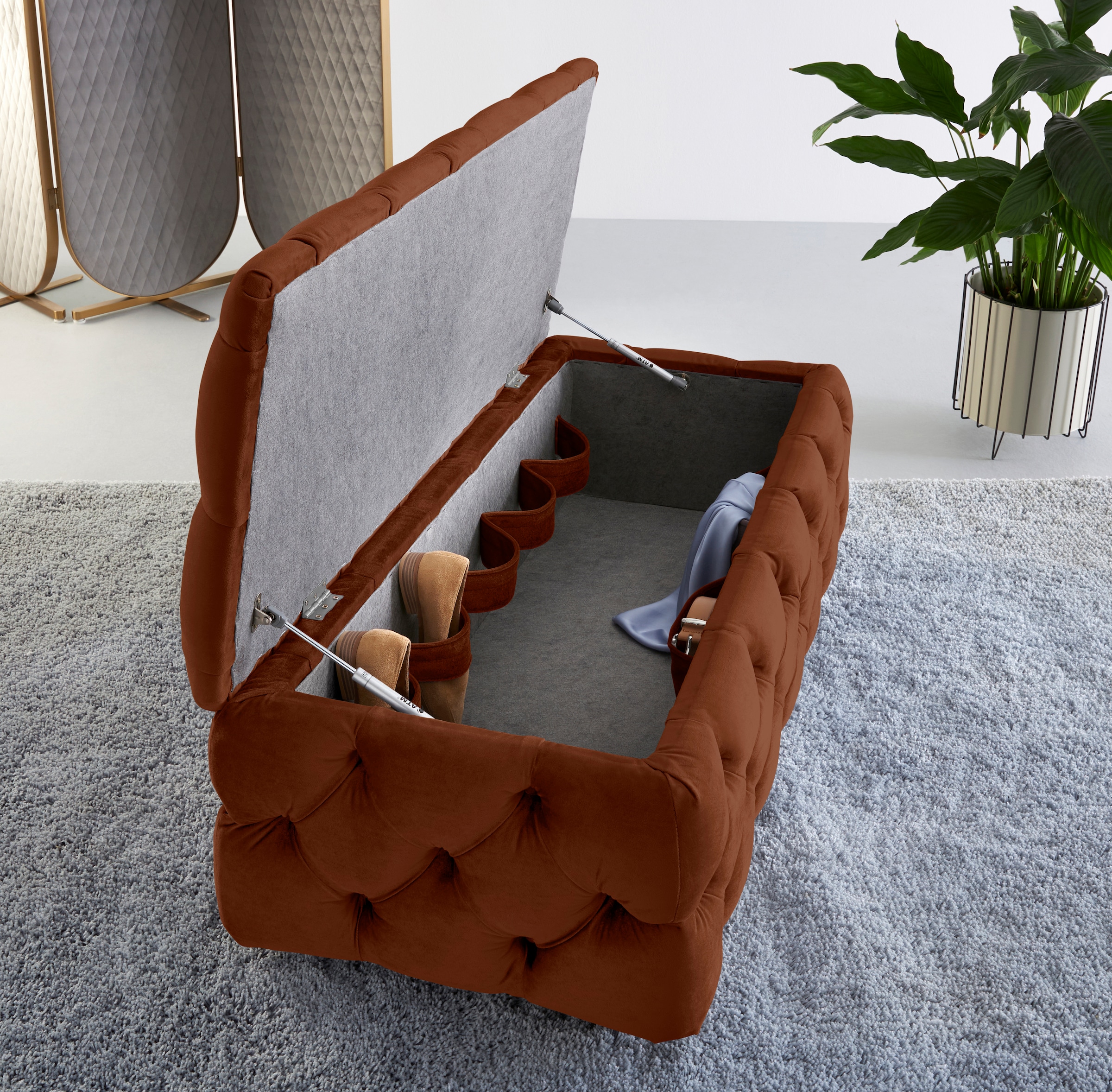 Guido Maria Kretschmer Home&Living Polsterhocker »KALINA, hochwertige Knopfheftung, B/T/H: 120/55/45 cm«, mit Staufach und innenliegenden Laschen zur besseren Aufbewahrung
