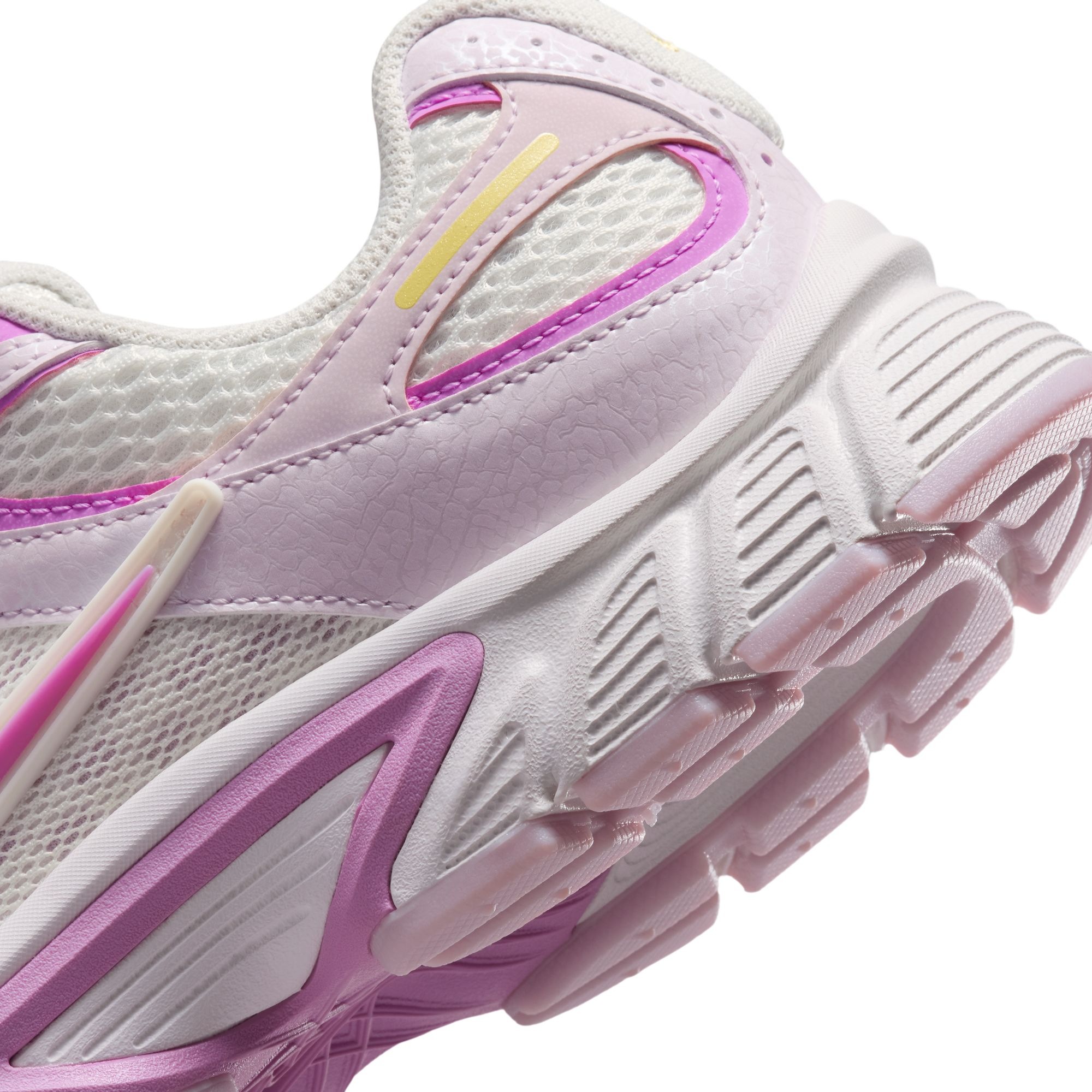 Nike Sportswear Sneaker »W V5 RNR DF«  inspiriert vom Design des Y2K Nike Vomero 5