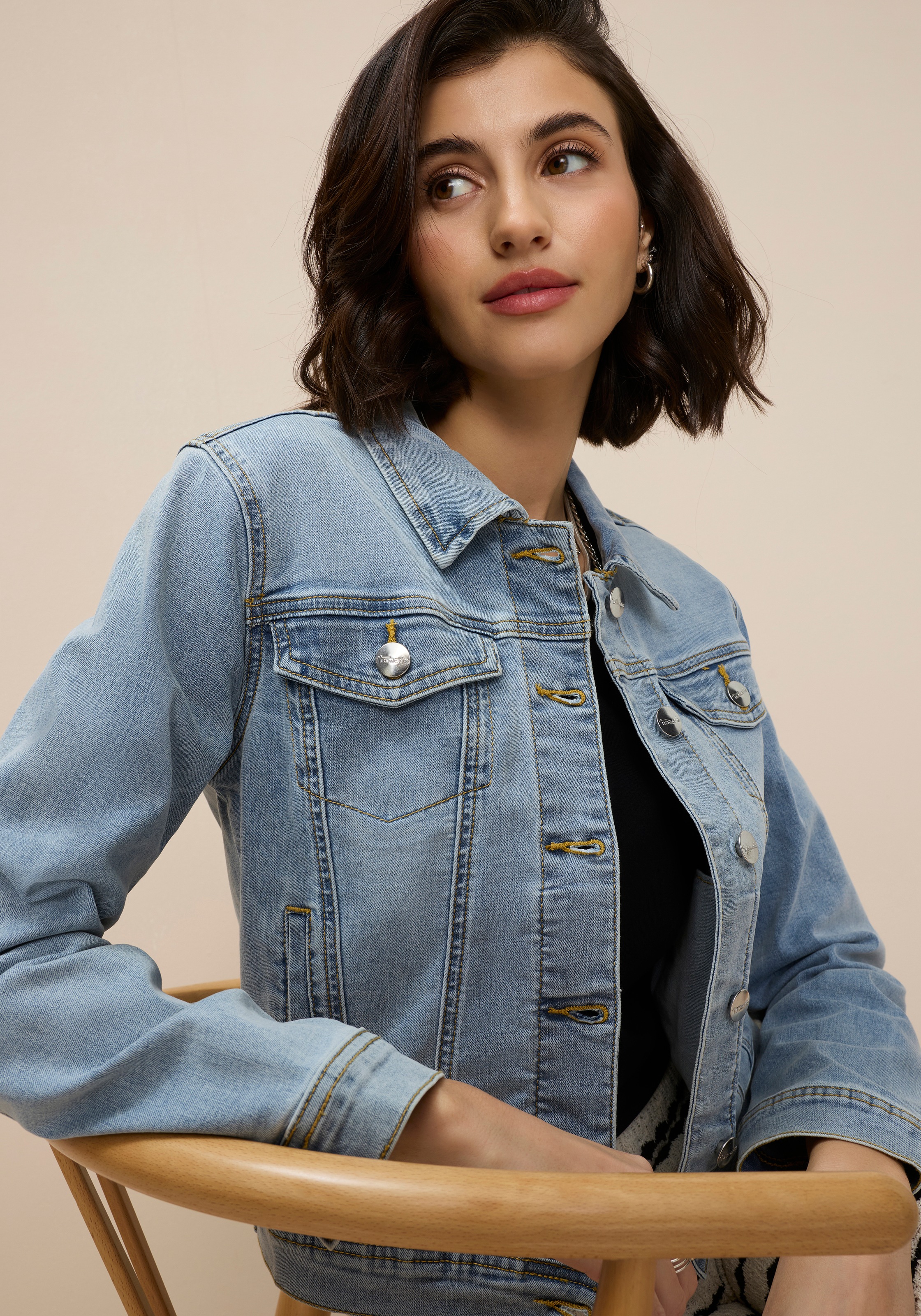 Thumbnail - Tamaris Jeansjacke aus elastischem Denim-Material, mit Brusttaschen und Eingrifftaschen