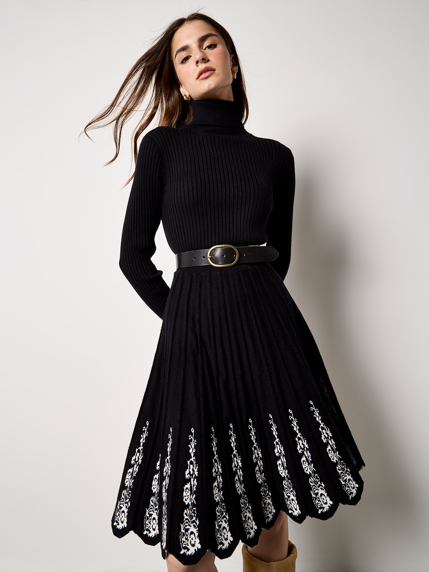 Apricot Strickkleid "Midikleid" mit Spitzenvolant