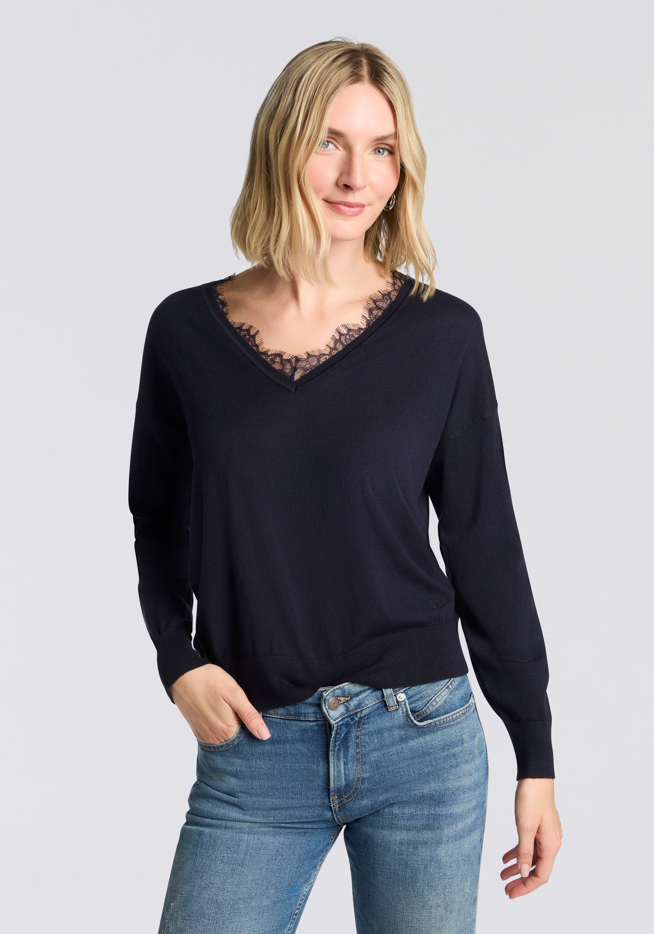 BOSS ORANGE Strickpullover "Fettuccini Premium Damenmode", V-Ausschnitt mit günstig online kaufen