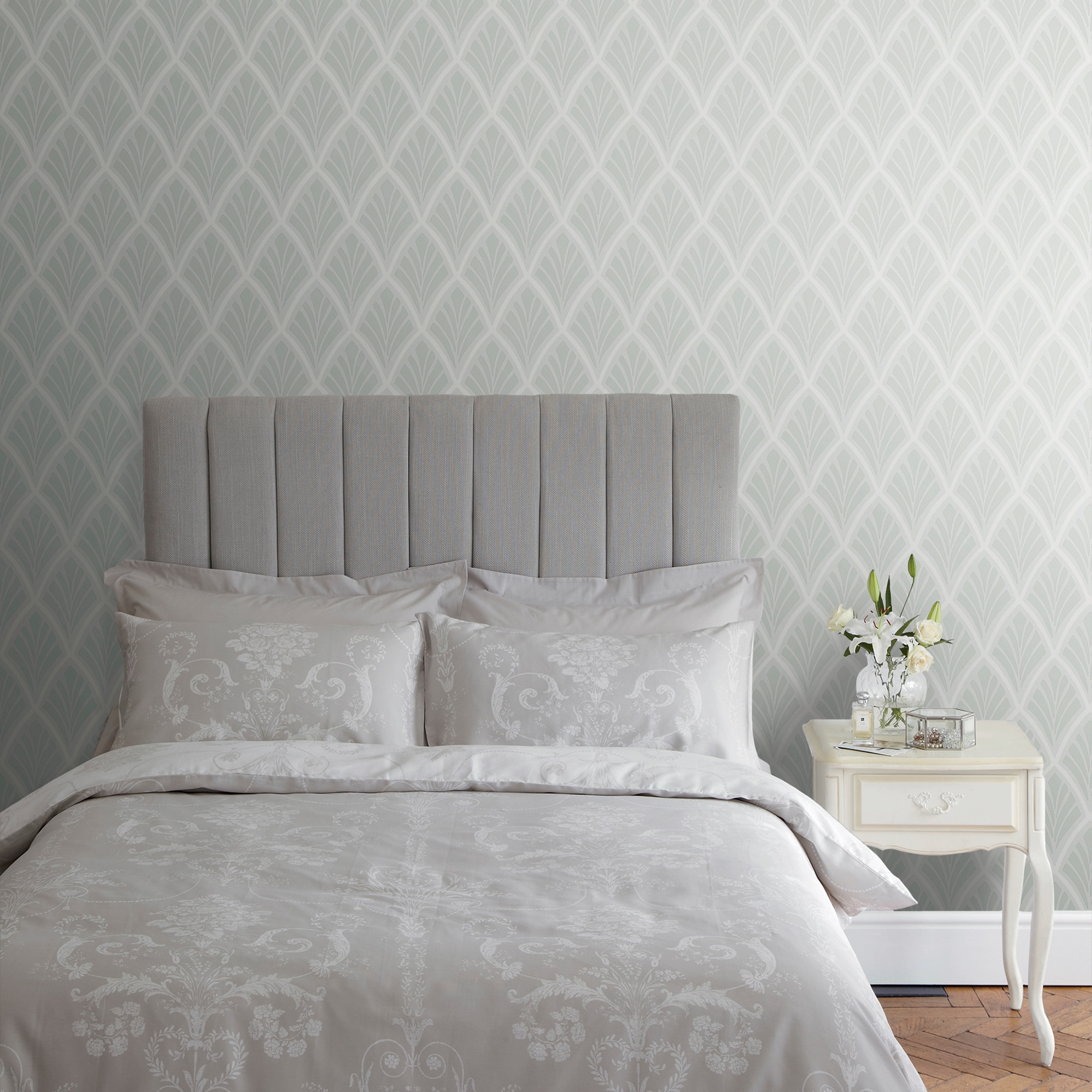 LAURA ASHLEY Vliestapete »Florin«, gemustert, FSC® zertifiziert, mit lebhaftem Druck, 10 Meter Länge
