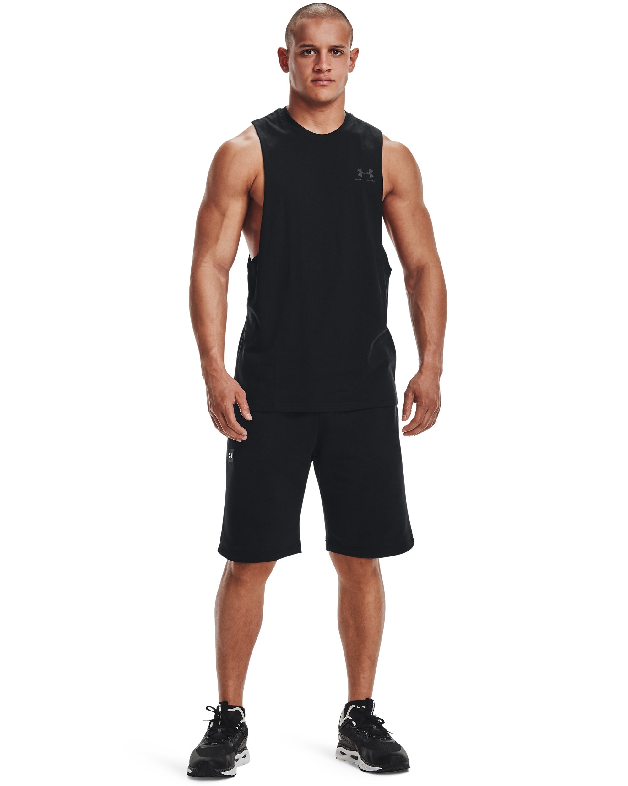 Under Armour® Funktionstop »UA LEFT CHEST CUT OFF TANK« leichtes Design, weiches Material, schnell trocknender Stoff