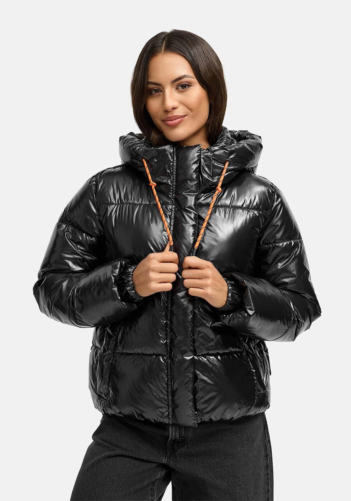 Marikoo Winterjacke »Skyraa«, Leicht glänzendes Obermaterial mit moderner Steppung