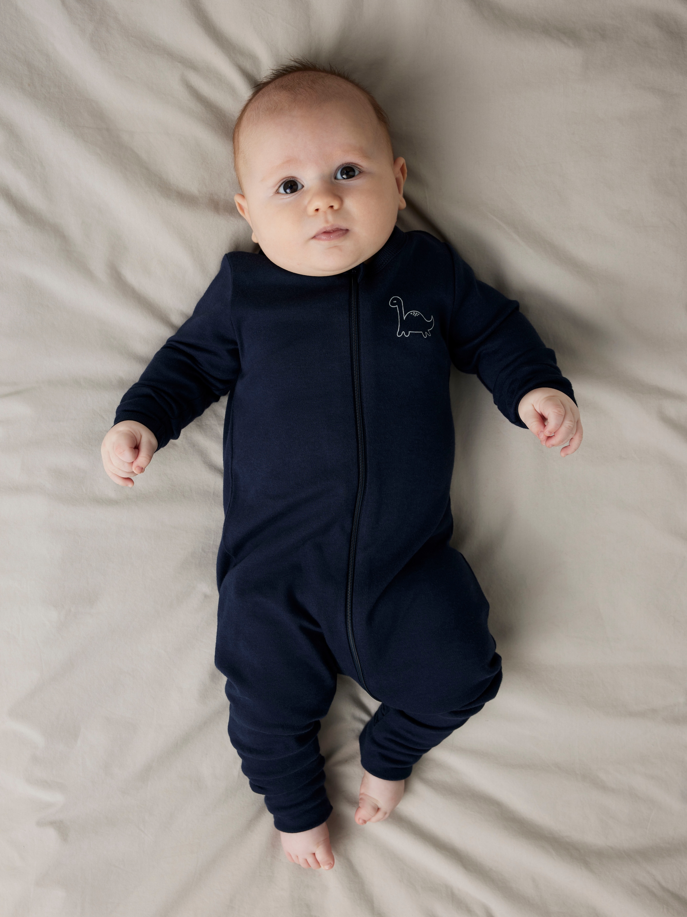 Name It Schlafanzug "NBMNIGHTSUIT 2P ZIP FF GREY DINO NOOS" Packung, 2 tlg. aus Baumwolle, regular fit, mit elastischem Bund und Rippbündchen