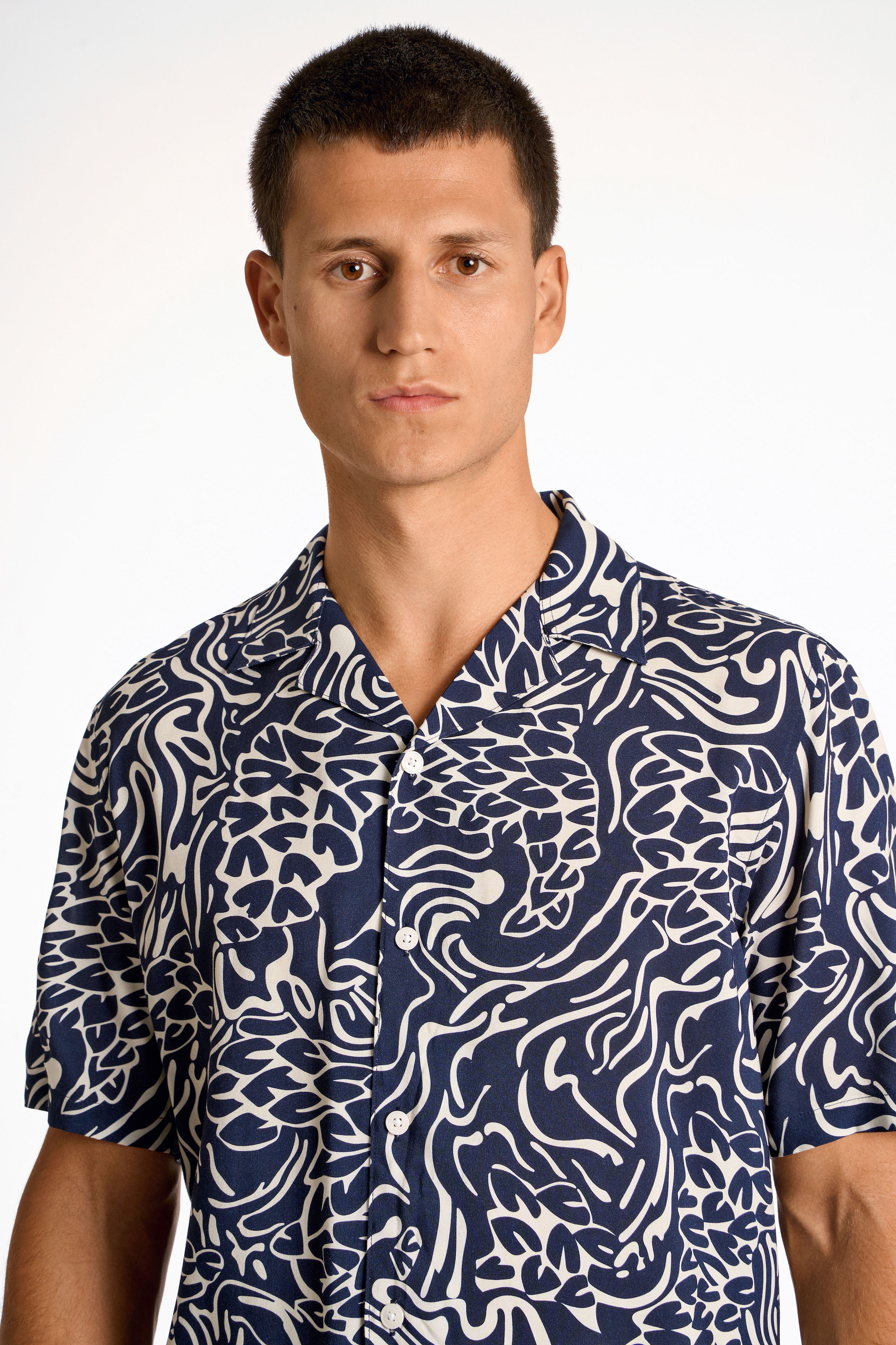 LINDBERGH Print-Shirt, mit Muster und aus reiner Viskose