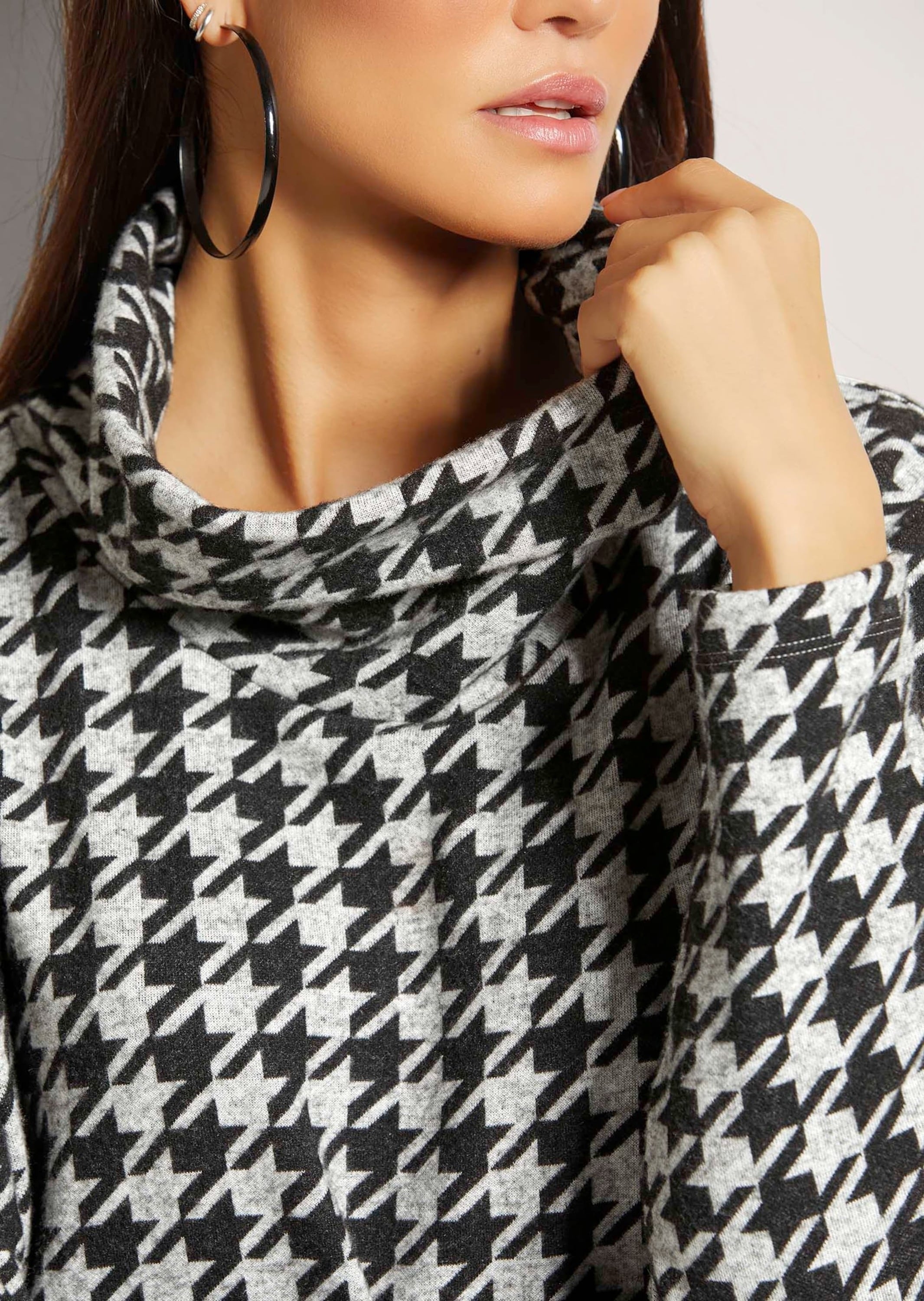 MADELEINE Sommerkleid »Kleid Rollkragenkleid mit Taschen«