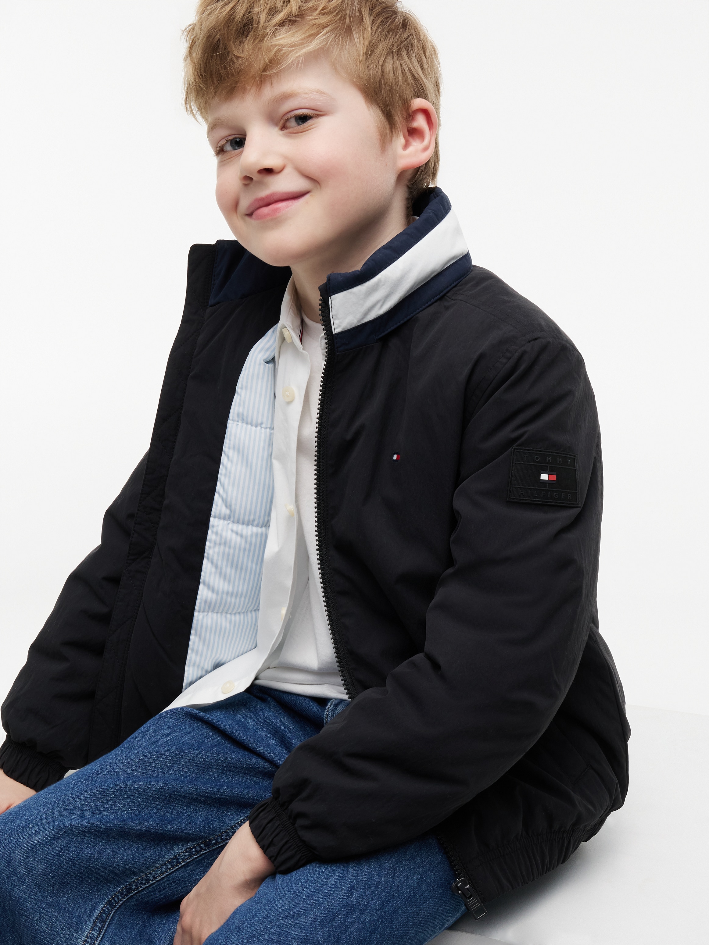 Tommy Hilfiger Blouson mit Kapuze Kapuze im Kragen verstaubar, Regular Fit, Kinder bis 16 Jahre