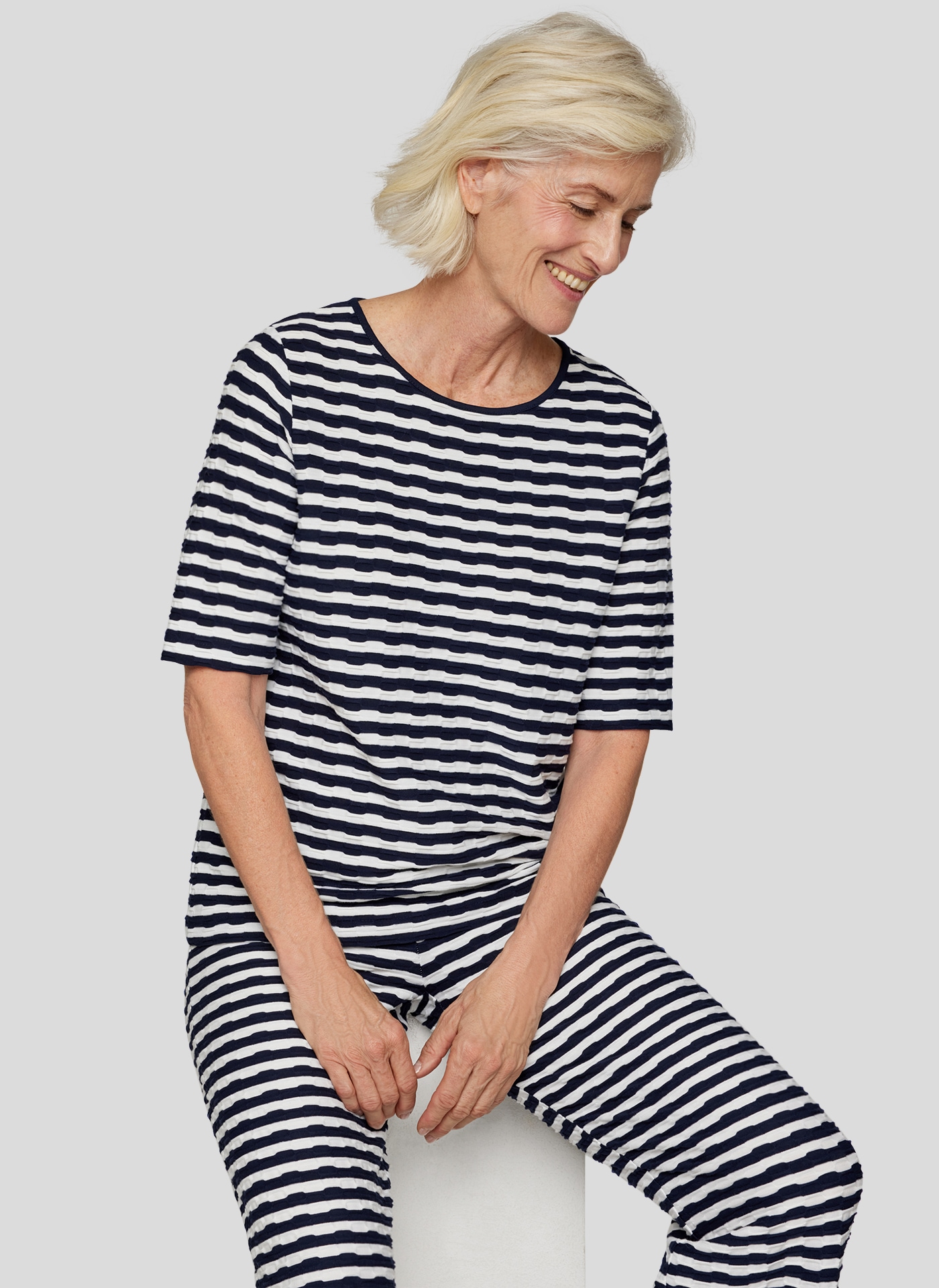 Rabe Rundhalsshirt, im Streifen-Look und in Struktur-Optik