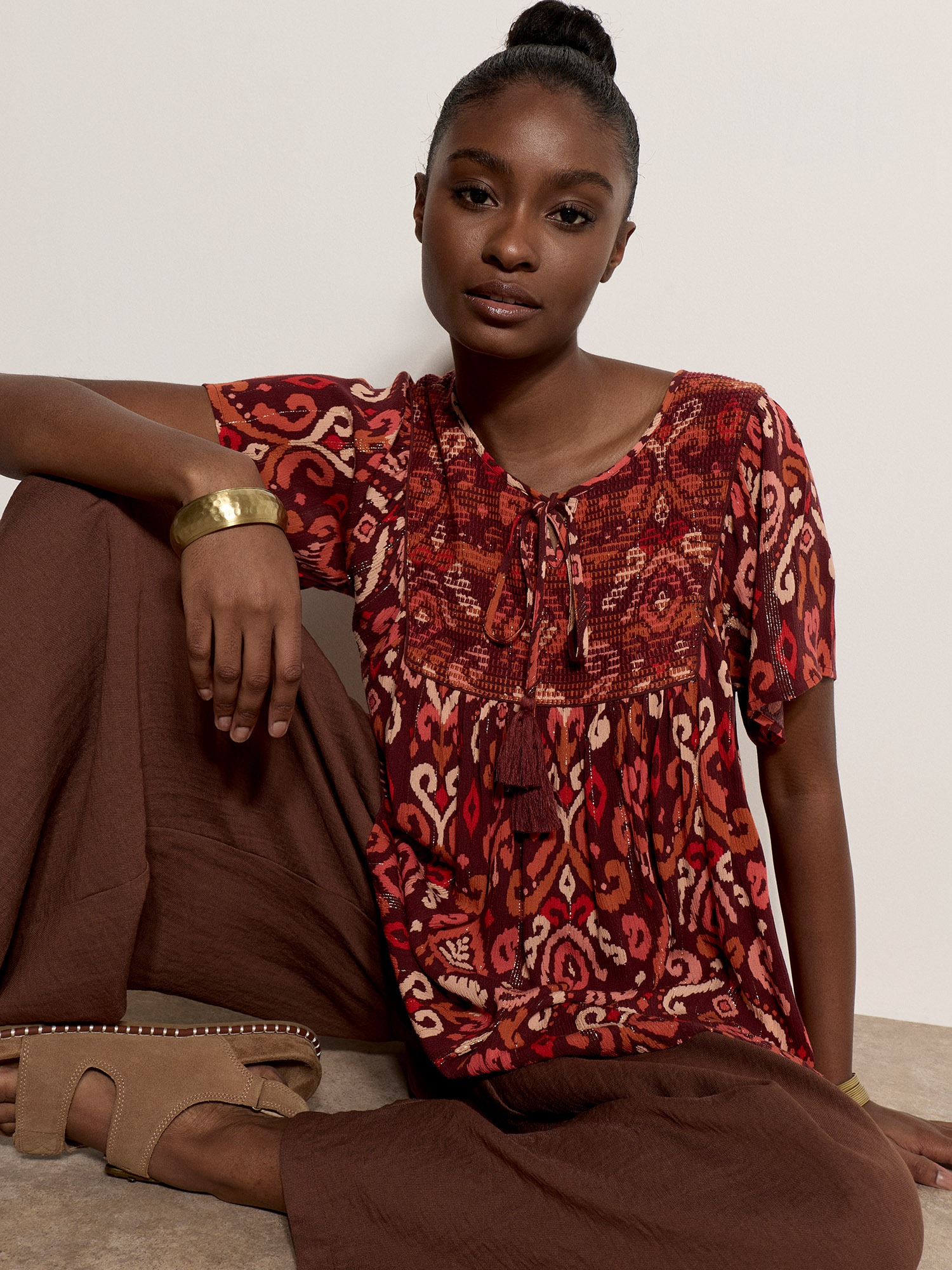 Apricot Shirtbluse "Ikat-Bluse mit Stickerei" mit Quasten