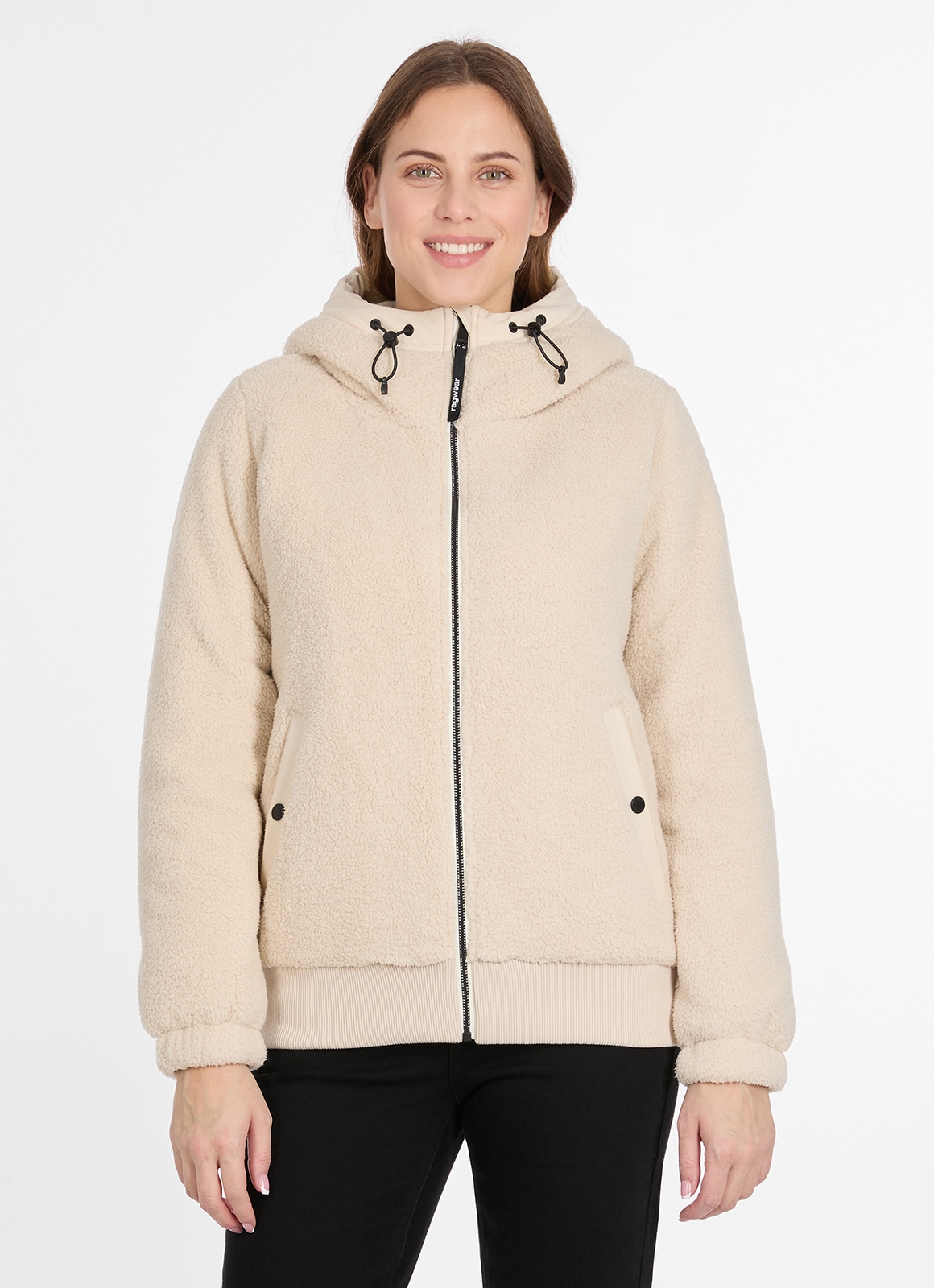 Ragwear Fleecejacke "COUSY SHORT" mit Kapuze hüftlange Länge, mit Reißverschluss, figurumspielende Passform