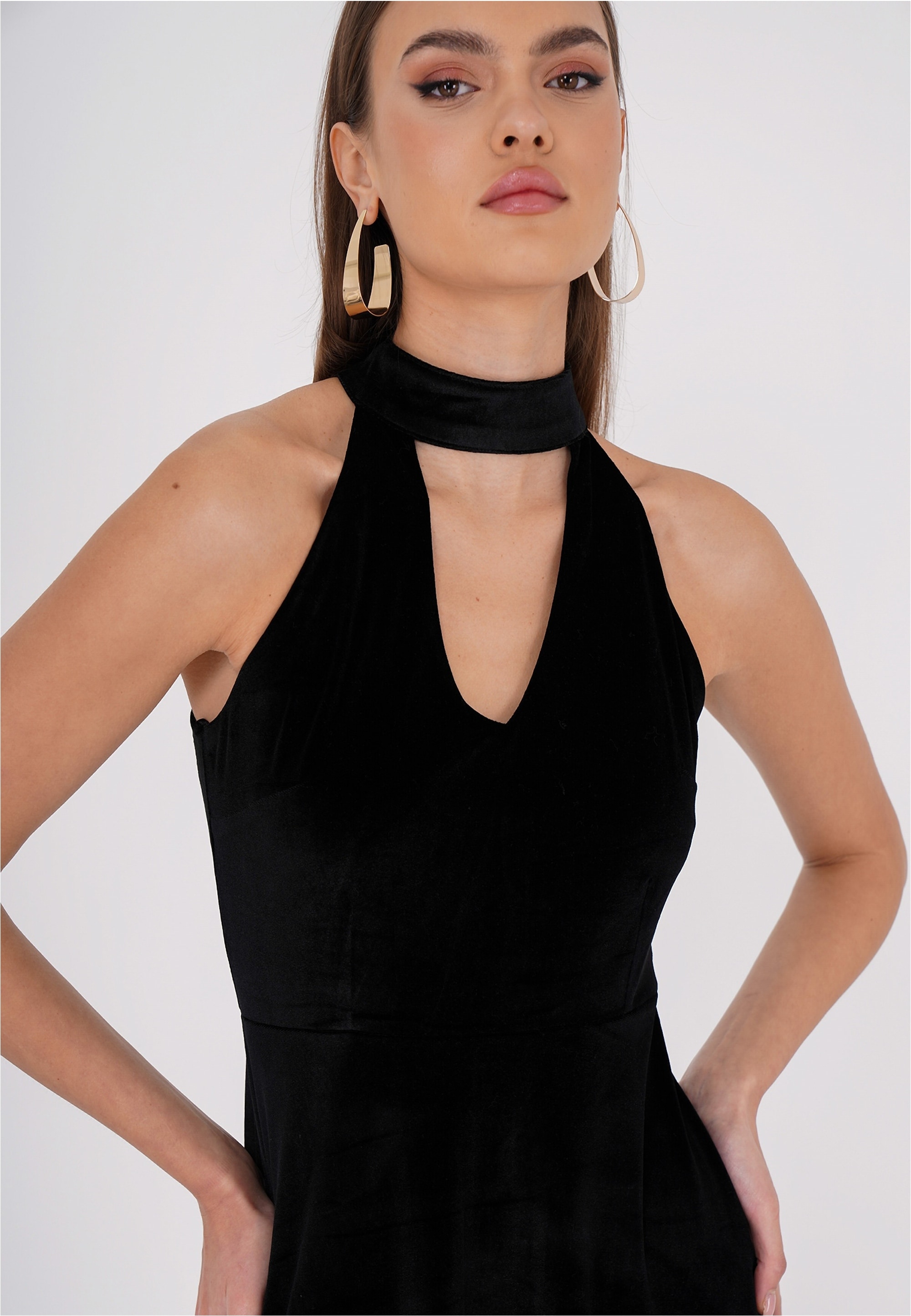 freshlions Jerseykleid »Lolie«, mit raffiniertem Neckholder-Design