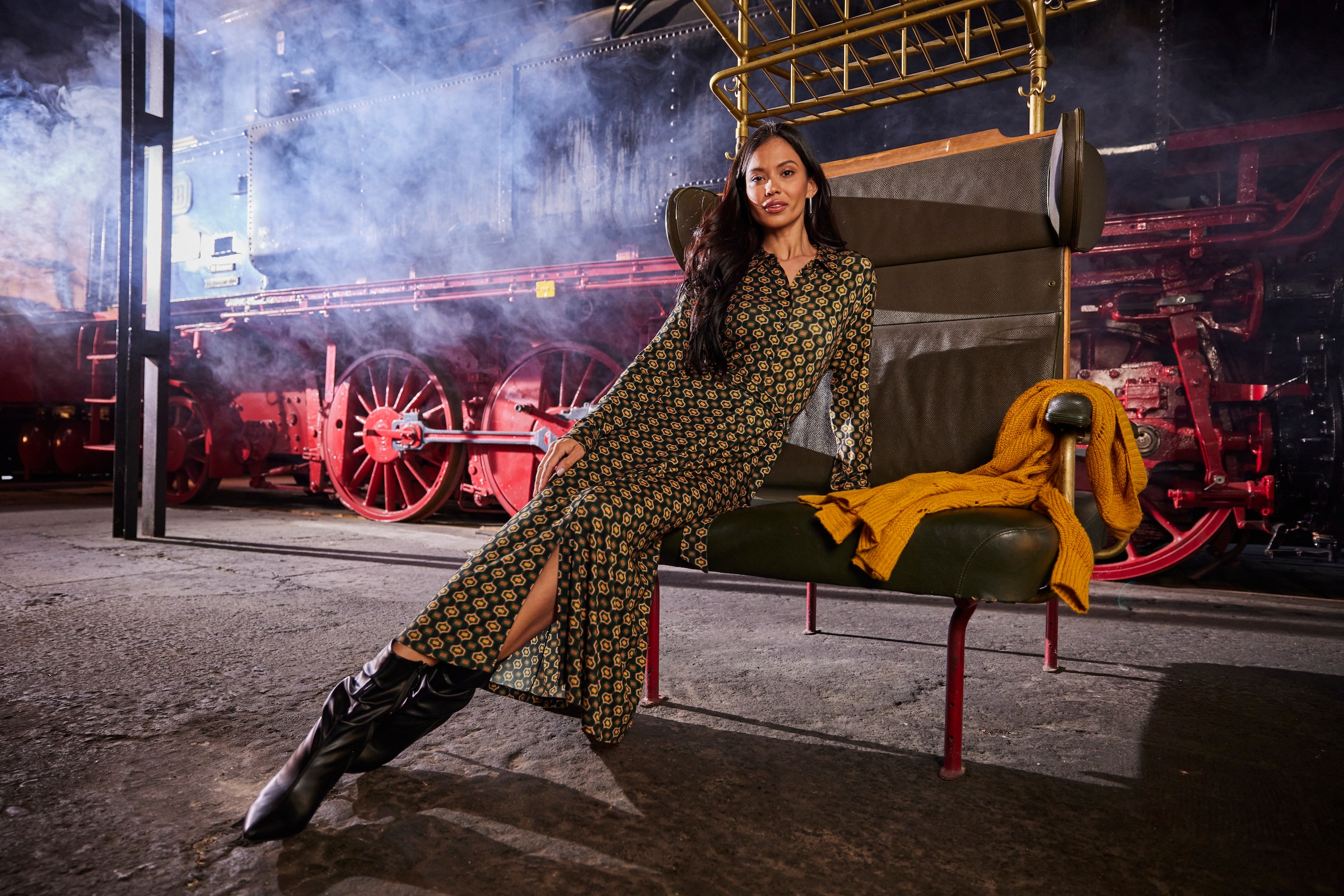 Aniston SELECTED Jerseykleid, mit Retromuster und abnehmbarem Bindeband - NEUE KOLLEKTION