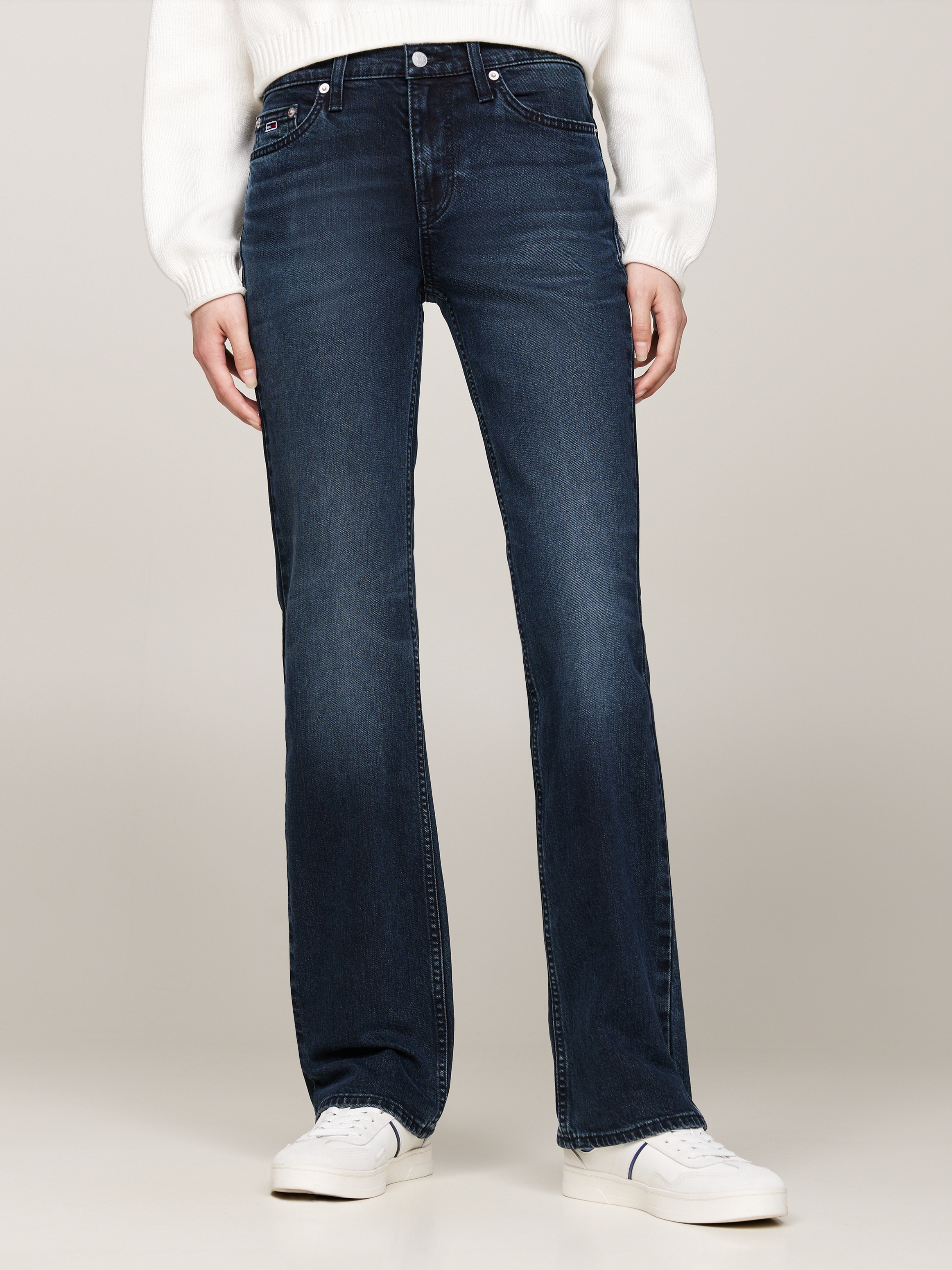 Bootcut-Jeans »MADDIE MD BC DH5161«, mit Logo-Badge und Stickereien