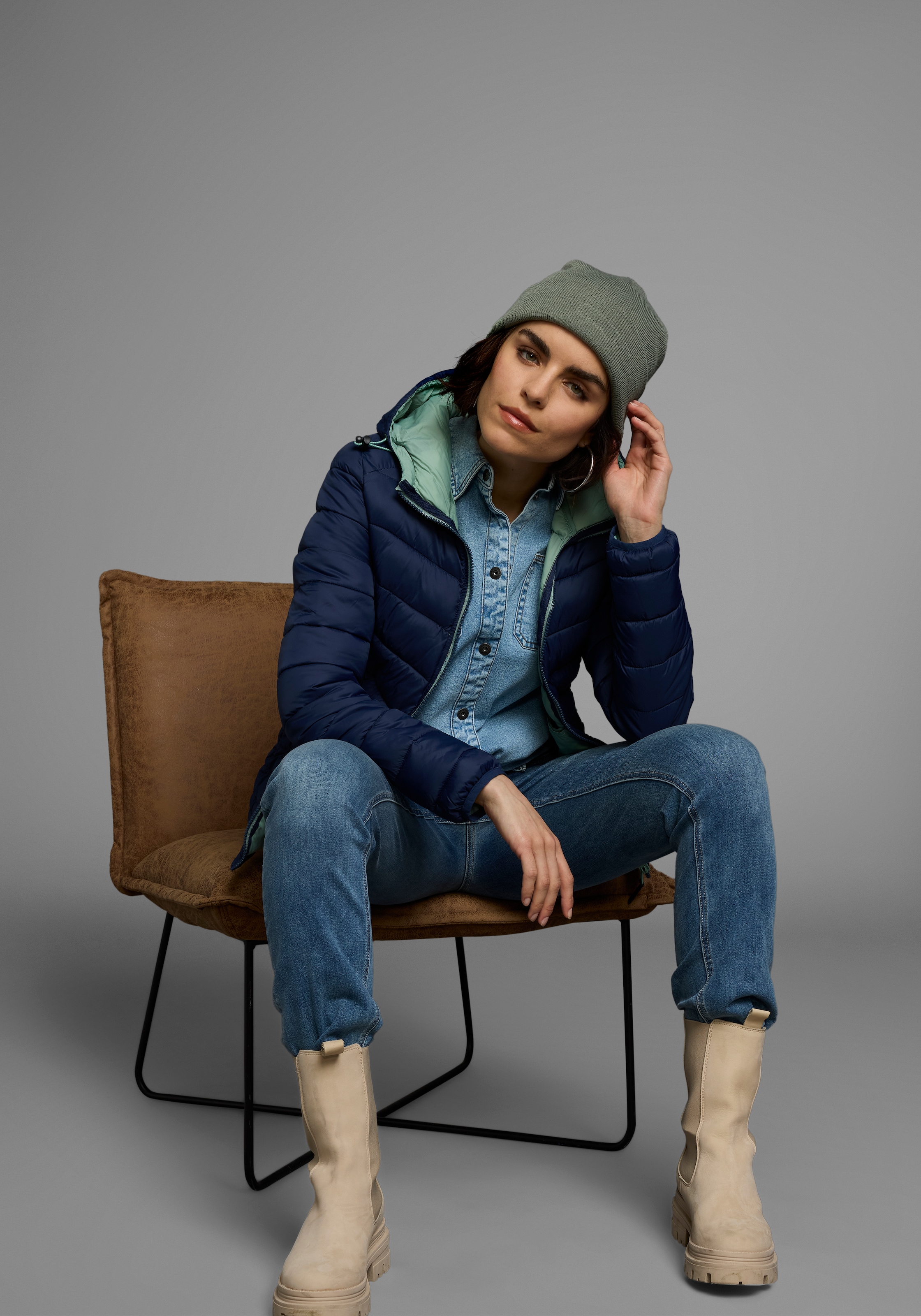 Polarino Steppjacke, mit Kapuze, für kühle Tage, aus leichtem Webmaterial, wasserabweisend