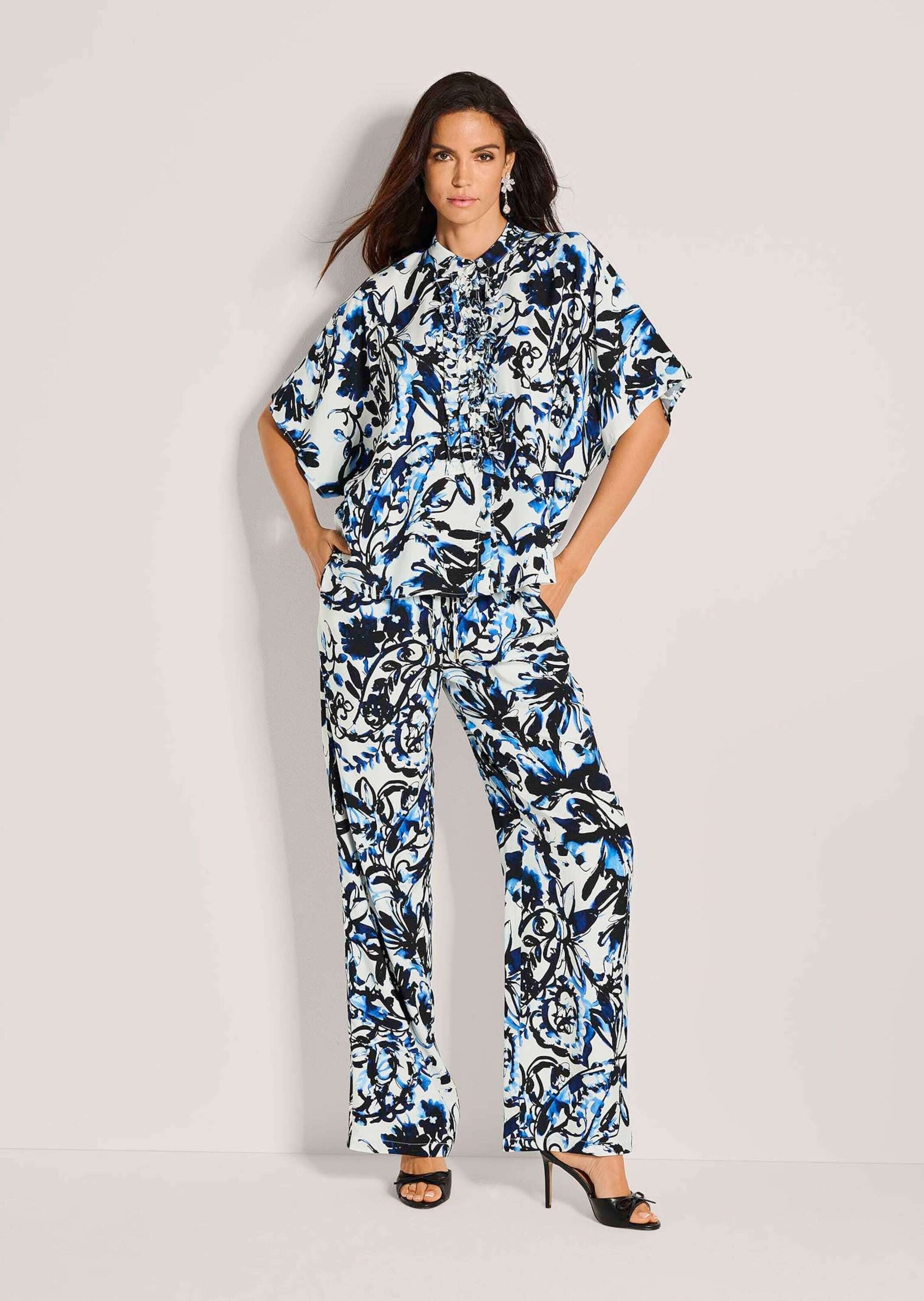 MADELEINE Kurzarmbluse »Blusenshirt Oversized-Bluse mit Rüschen« Bluse mit Rüschendekoration an der Knopfleiste