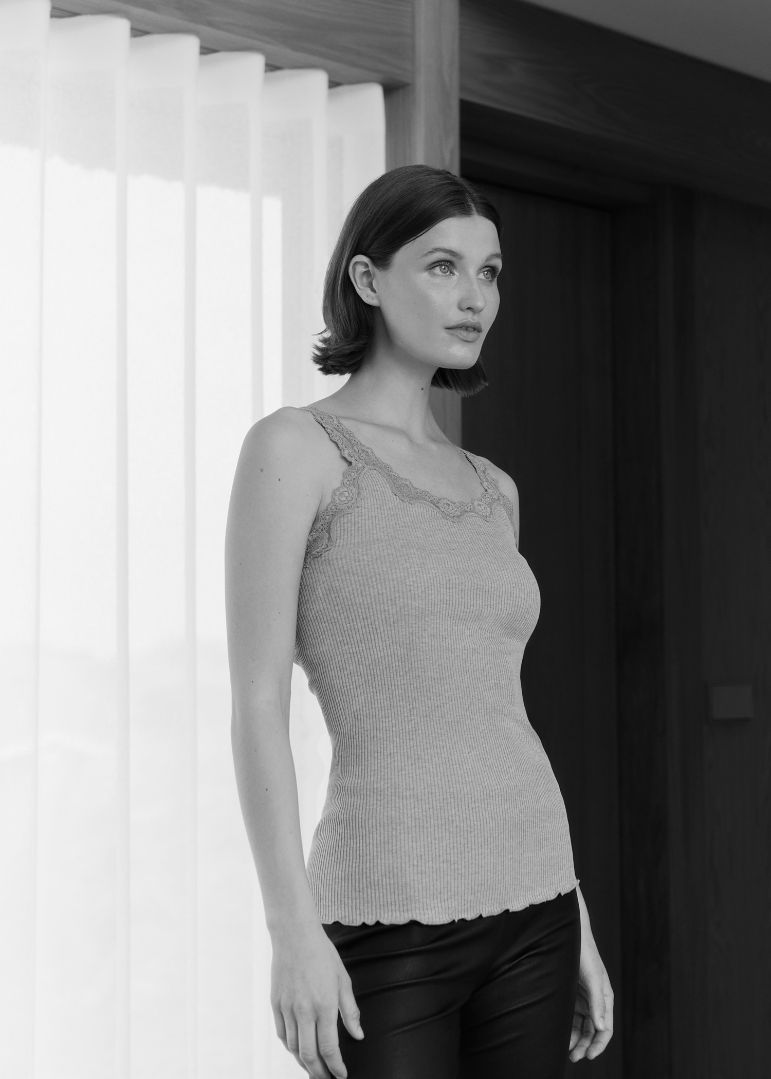Thumbnail - rosemunde Tanktop "Babette Silk Top", wunderschöner, umgedrehter Vintage-Spitzenbesatz