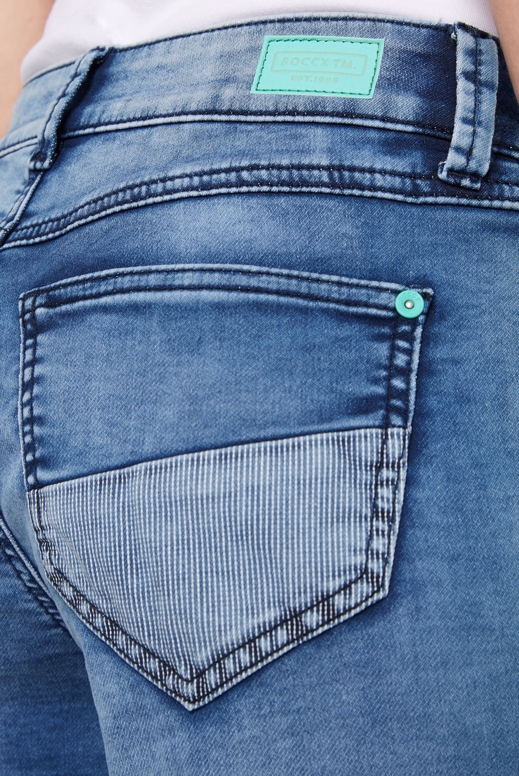 SOCCX Jeansshorts, mit Tape an der Seite